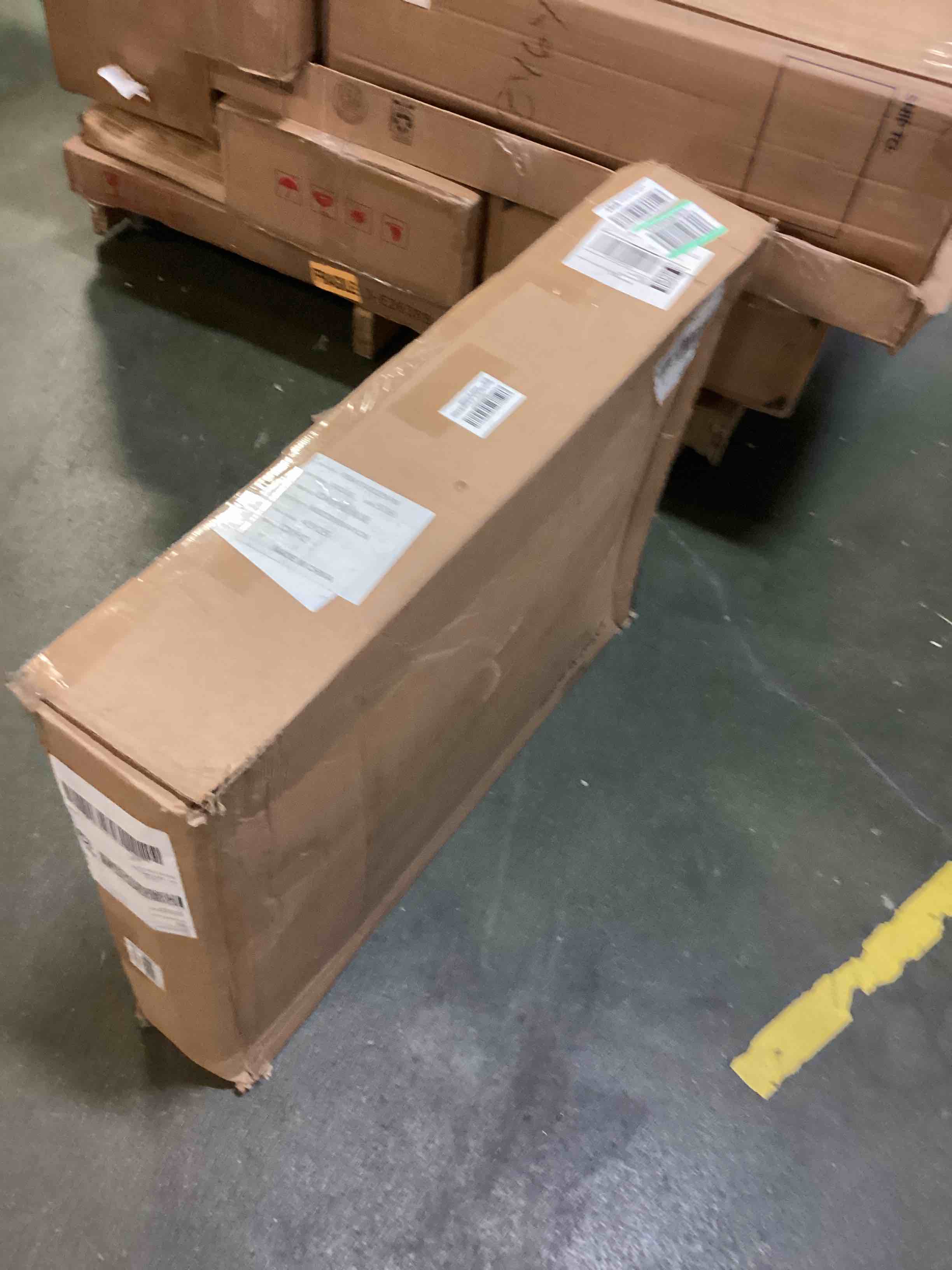 https://s3.amazonaws.com/lotting-images-prod/bidfta/YEL5108613_1692705587164.jpeg