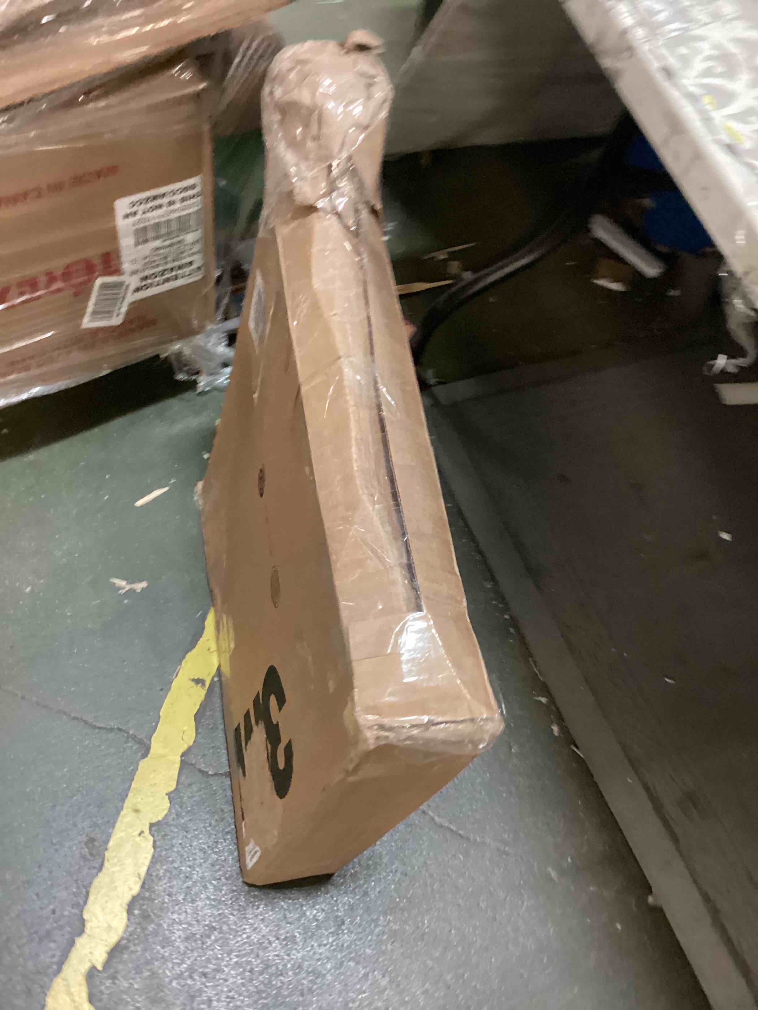 https://s3.amazonaws.com/lotting-images-prod/bidfta/YEL5108677_1692714401818.jpeg