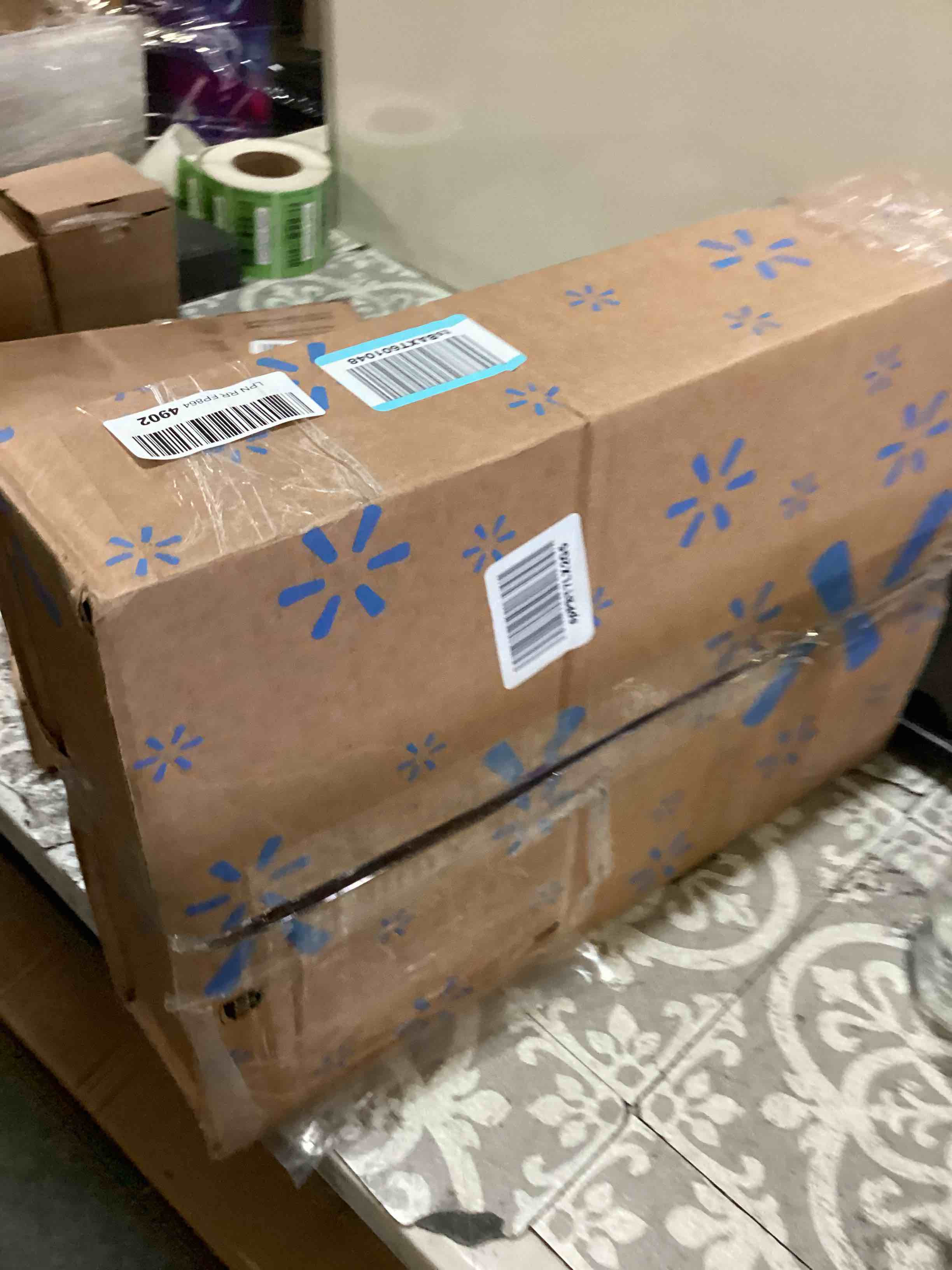 https://s3.amazonaws.com/lotting-images-prod/bidfta/YEL5108817_1692728492560.jpeg