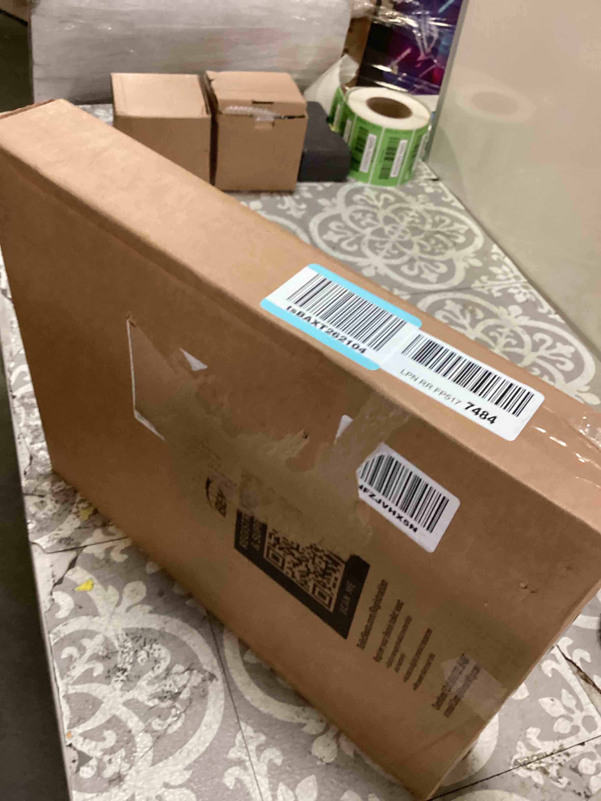 https://s3.amazonaws.com/lotting-images-prod/bidfta/YEL5108818_1692728546166.jpeg