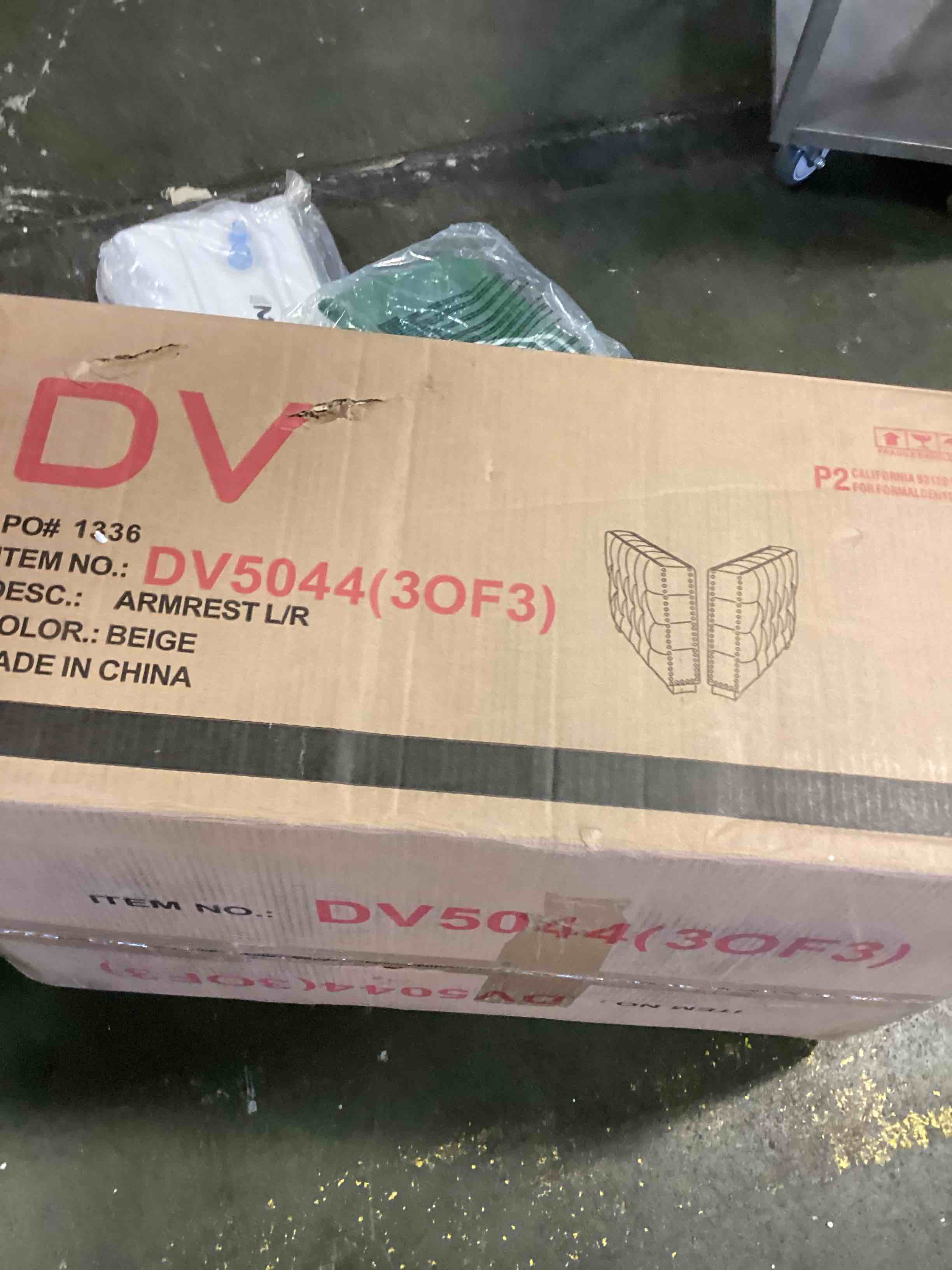 https://s3.amazonaws.com/lotting-images-prod/bidfta/YEL5109330_1692904854195.jpeg