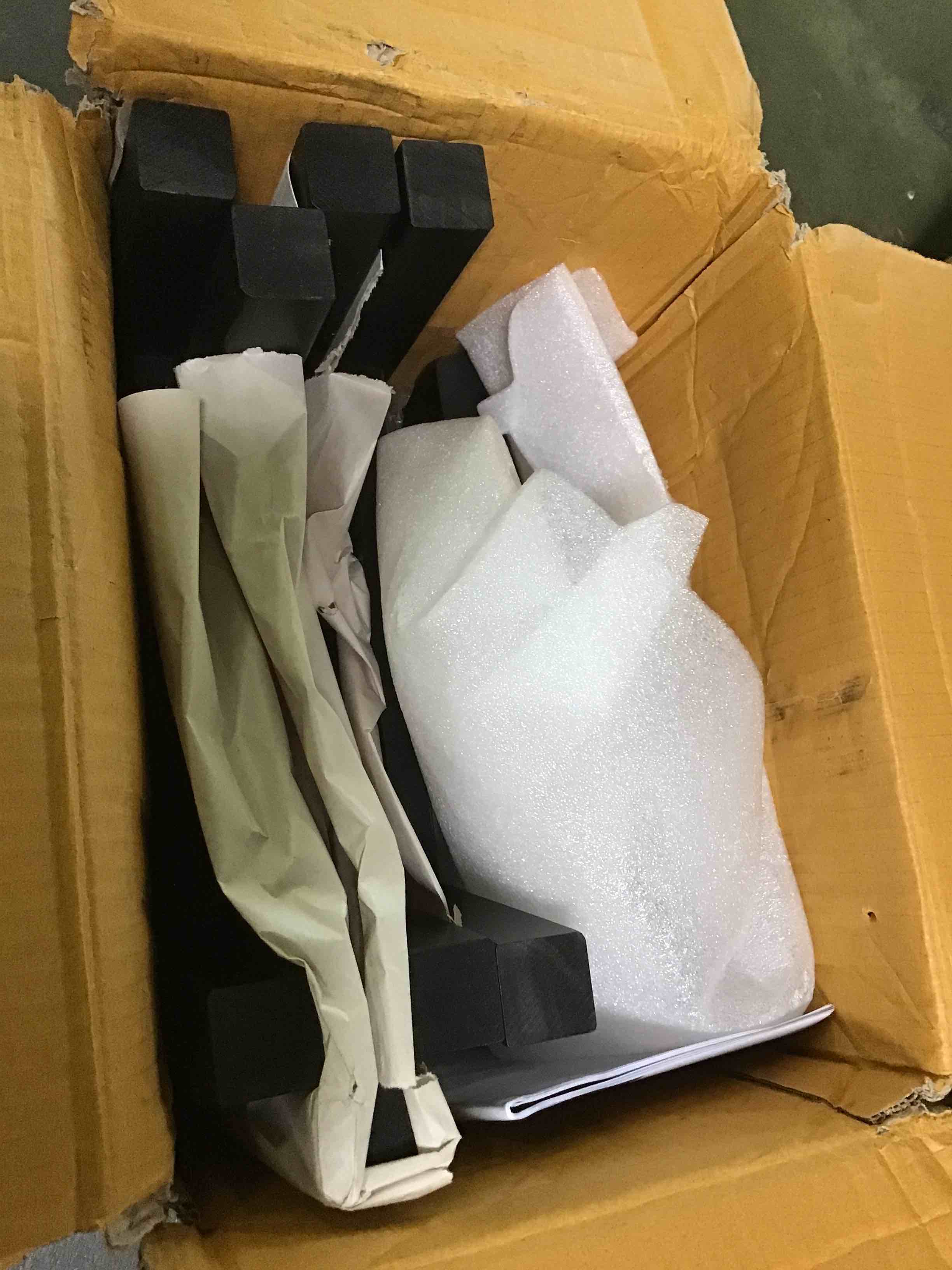https://s3.amazonaws.com/lotting-images-prod/bidfta/YEL5110610_1693329251729.jpeg