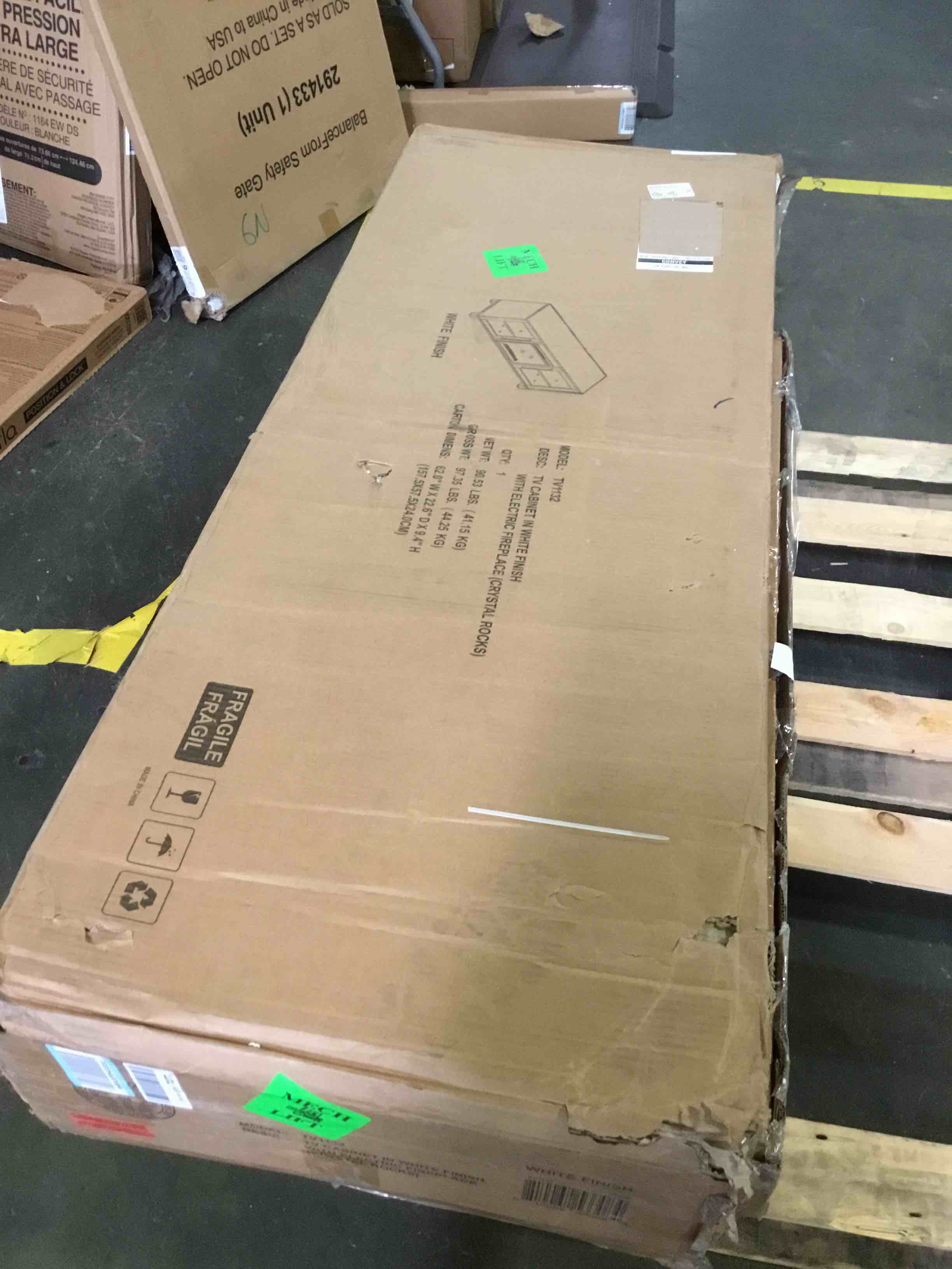 https://s3.amazonaws.com/lotting-images-prod/bidfta/YEL5111224_1692721719609.jpeg