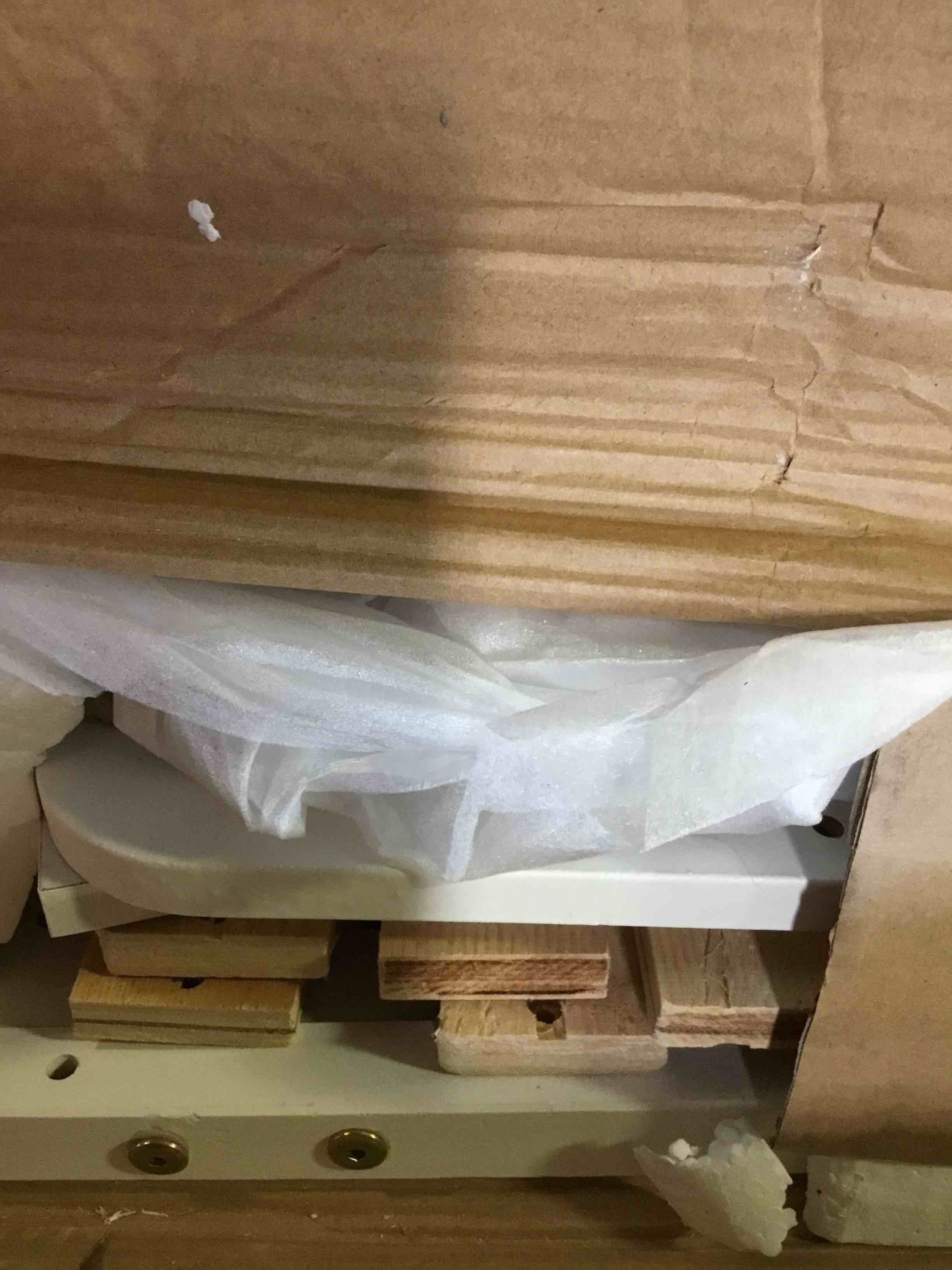 https://s3.amazonaws.com/lotting-images-prod/bidfta/YEL5111242_1692728016321.jpeg