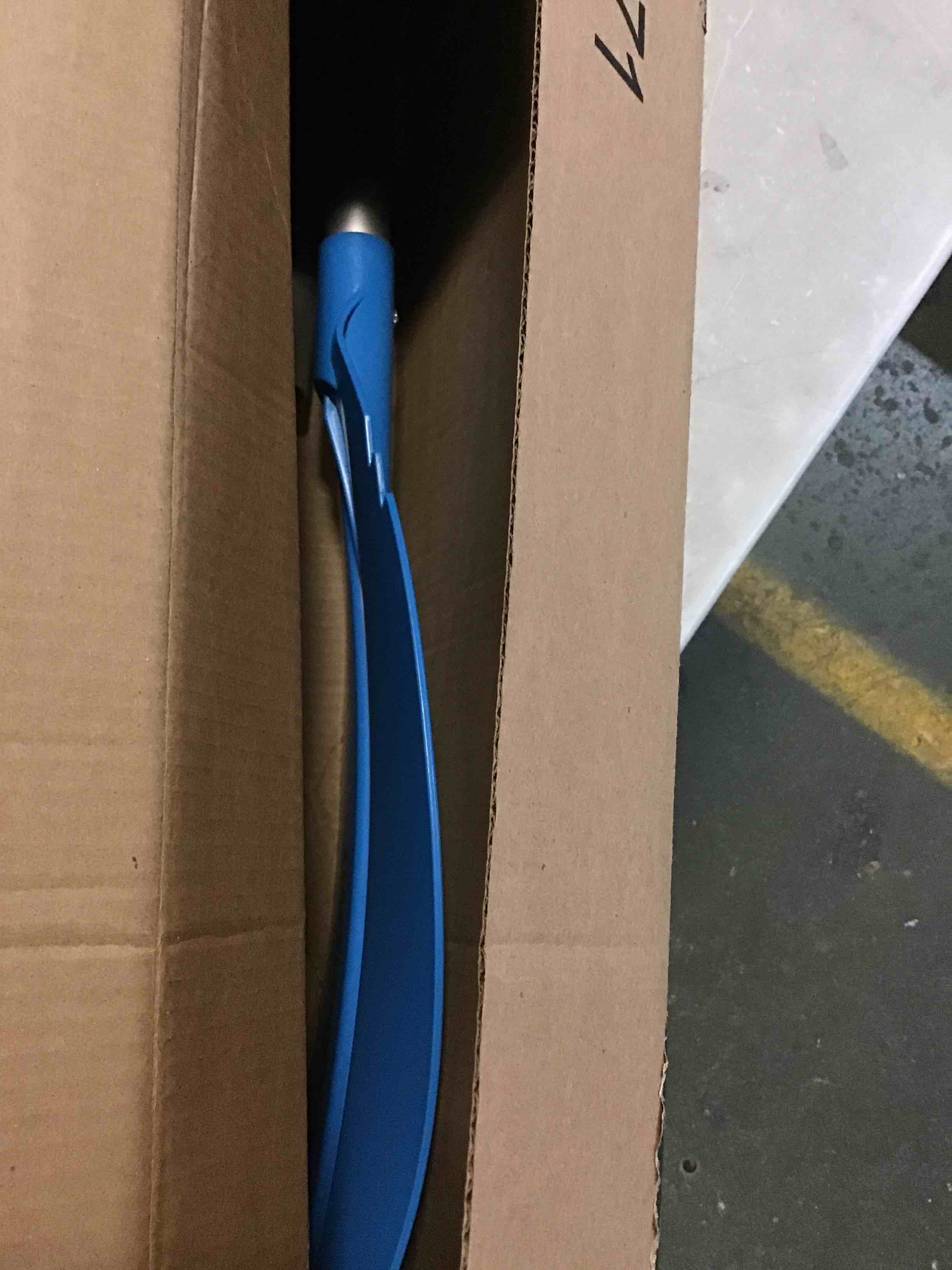 https://s3.amazonaws.com/lotting-images-prod/bidfta/YEL5111773_1693248815739.jpeg