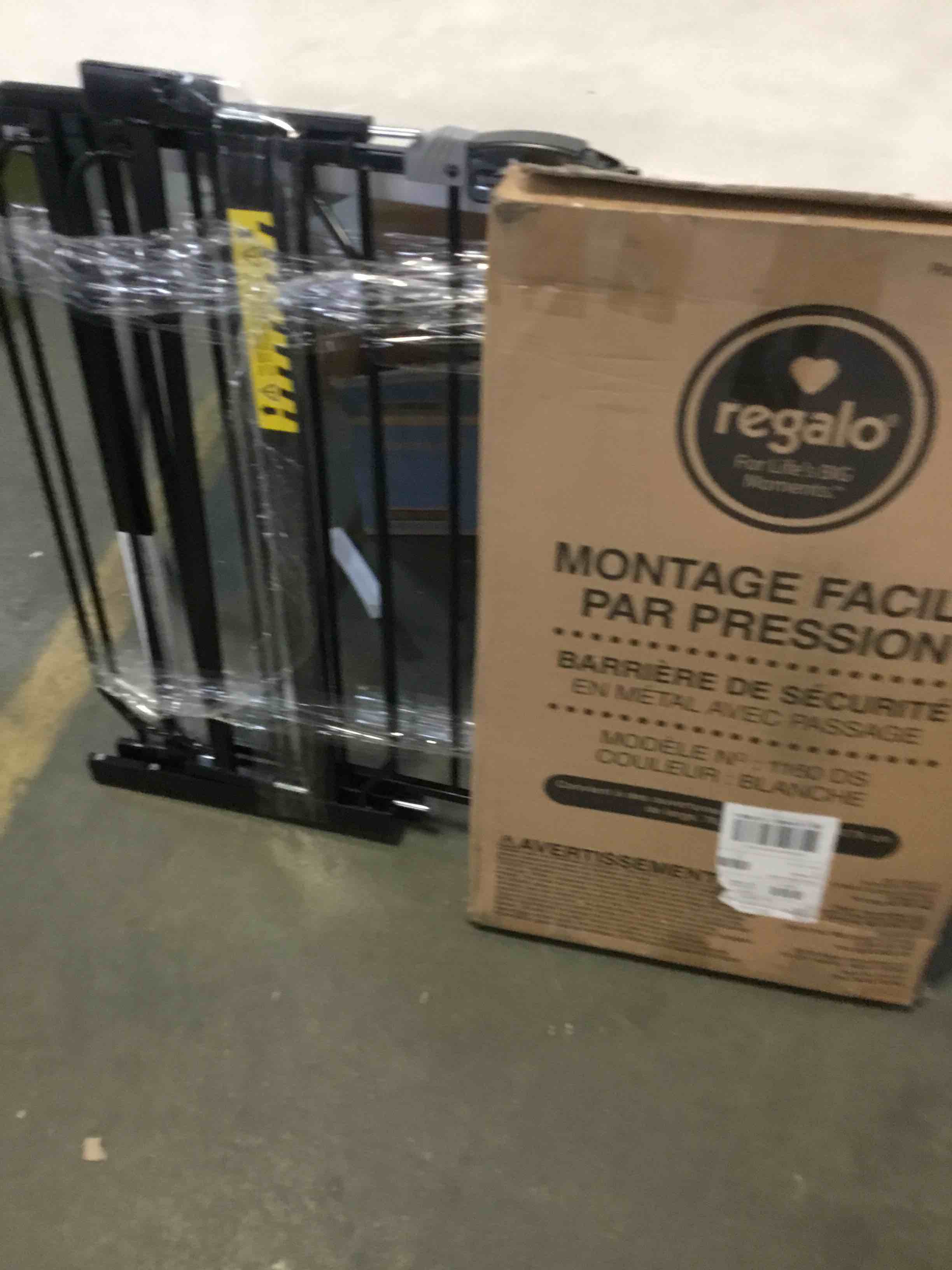 https://s3.amazonaws.com/lotting-images-prod/bidfta/YEL5111902_1693322908567.jpeg