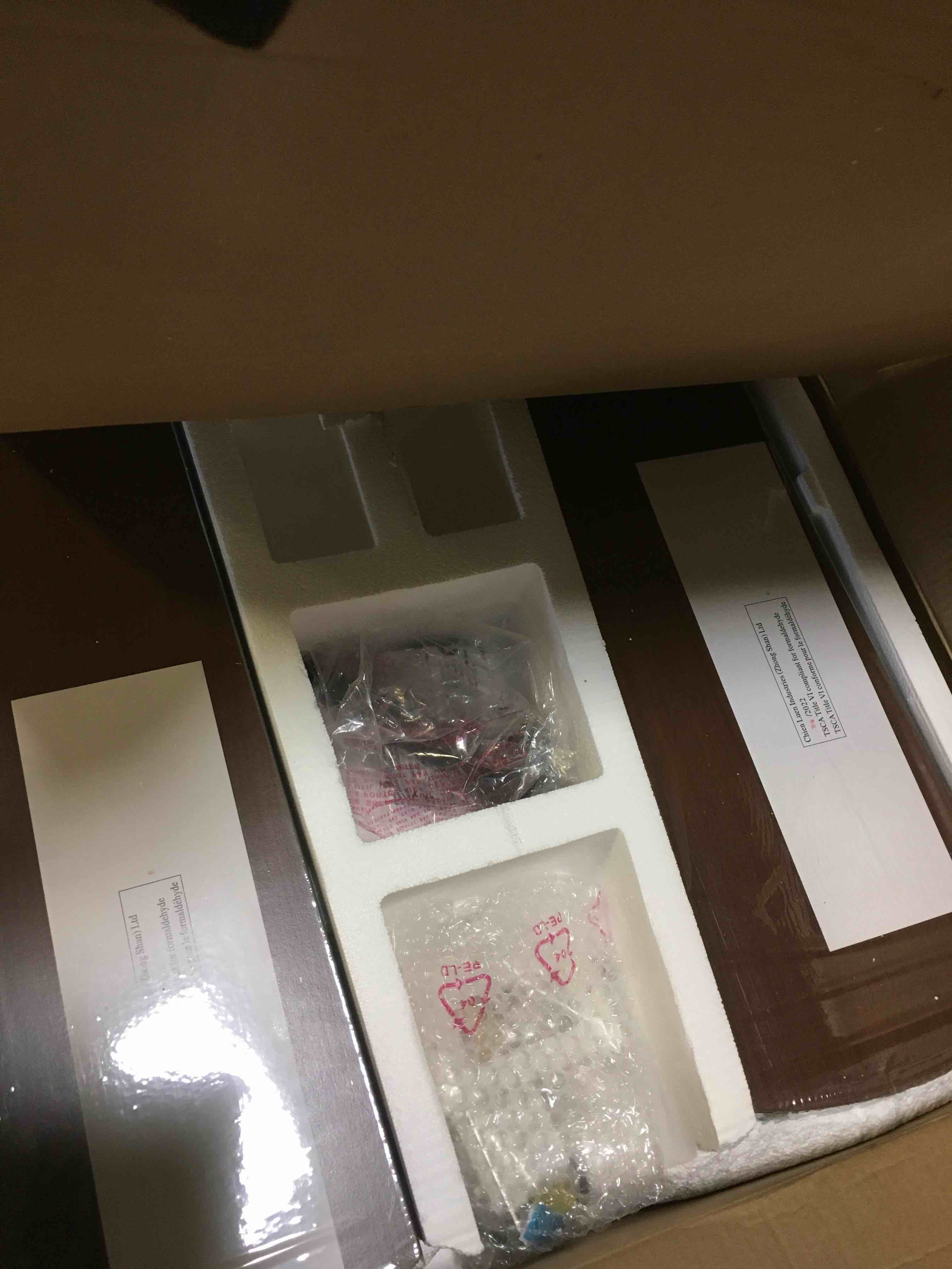 https://s3.amazonaws.com/lotting-images-prod/bidfta/YEL5112230_1693579736337.jpeg