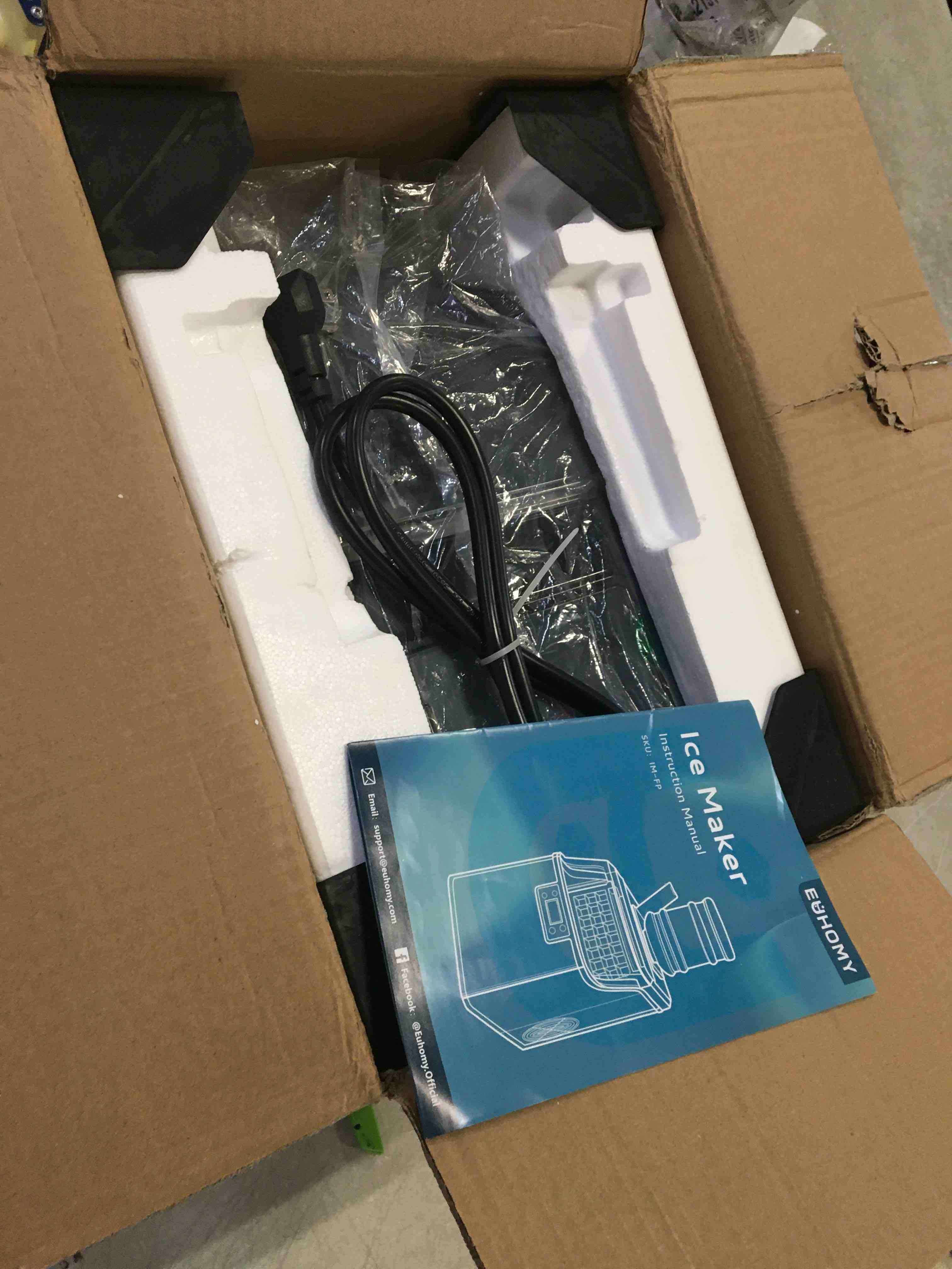 https://s3.amazonaws.com/lotting-images-prod/bidfta/YEL5114118_1692967648805.jpeg