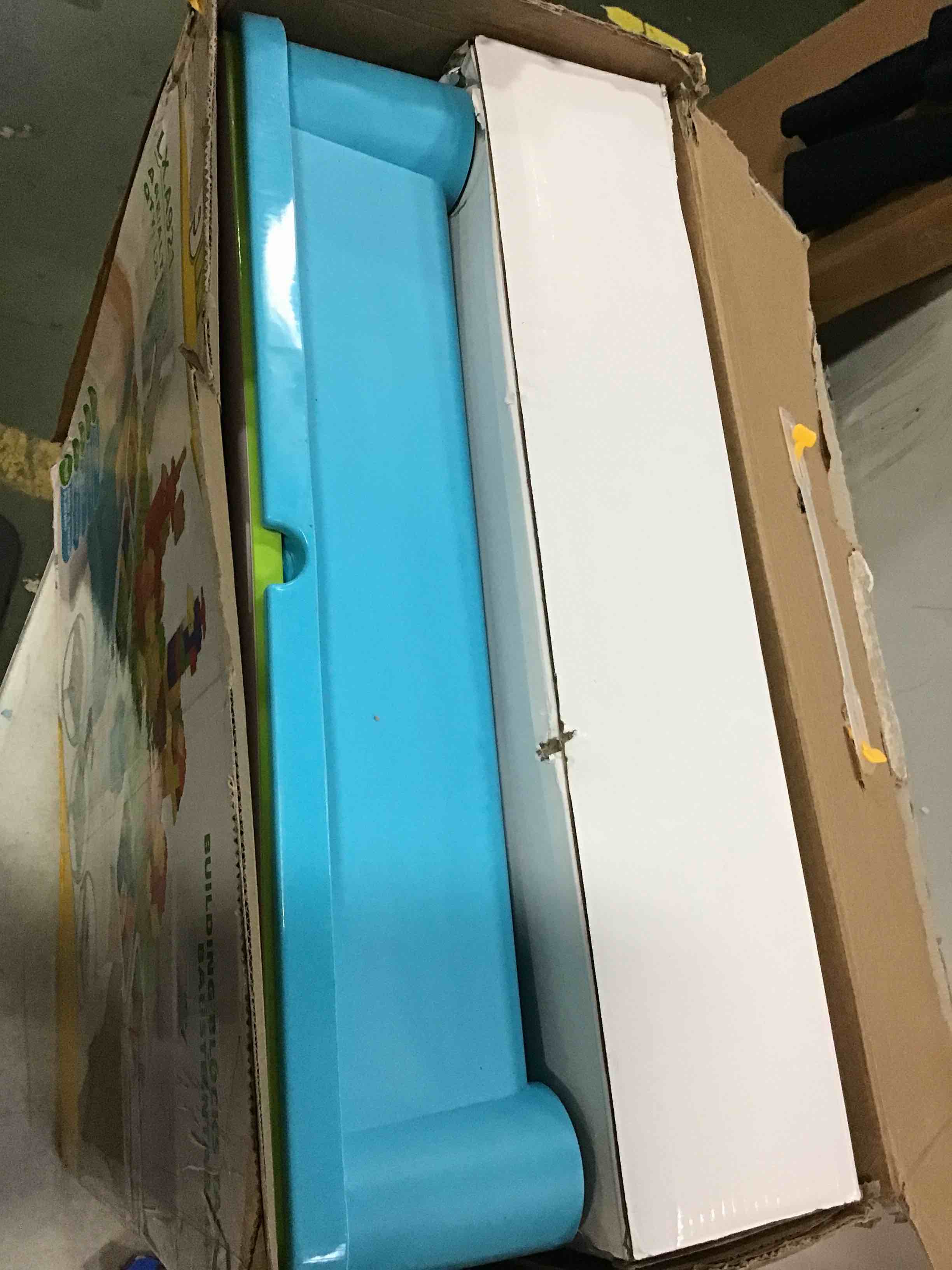https://s3.amazonaws.com/lotting-images-prod/bidfta/YEL5114739_1693484879277.jpeg