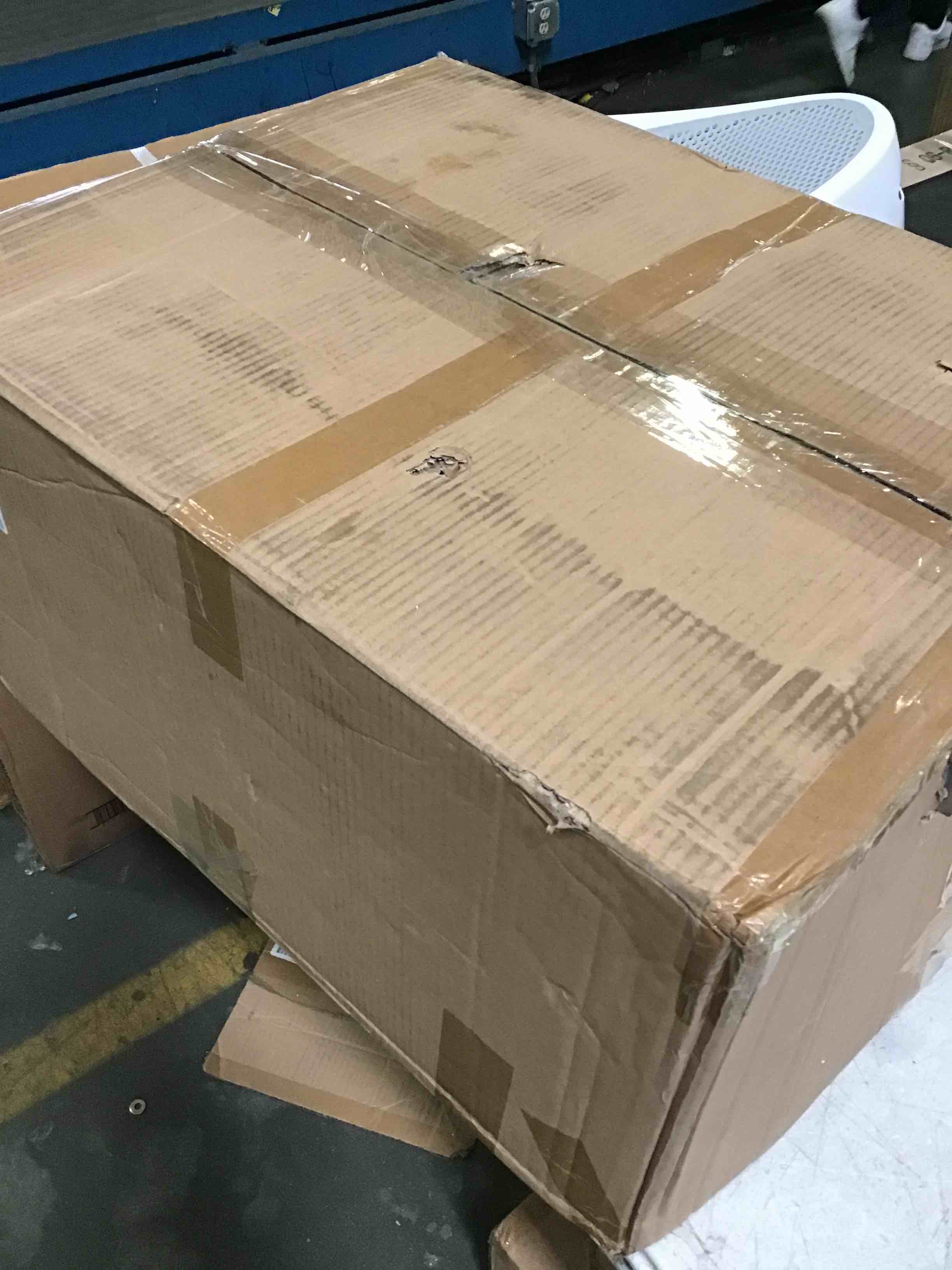 https://s3.amazonaws.com/lotting-images-prod/bidfta/YEL5115151_1693941603301.jpeg