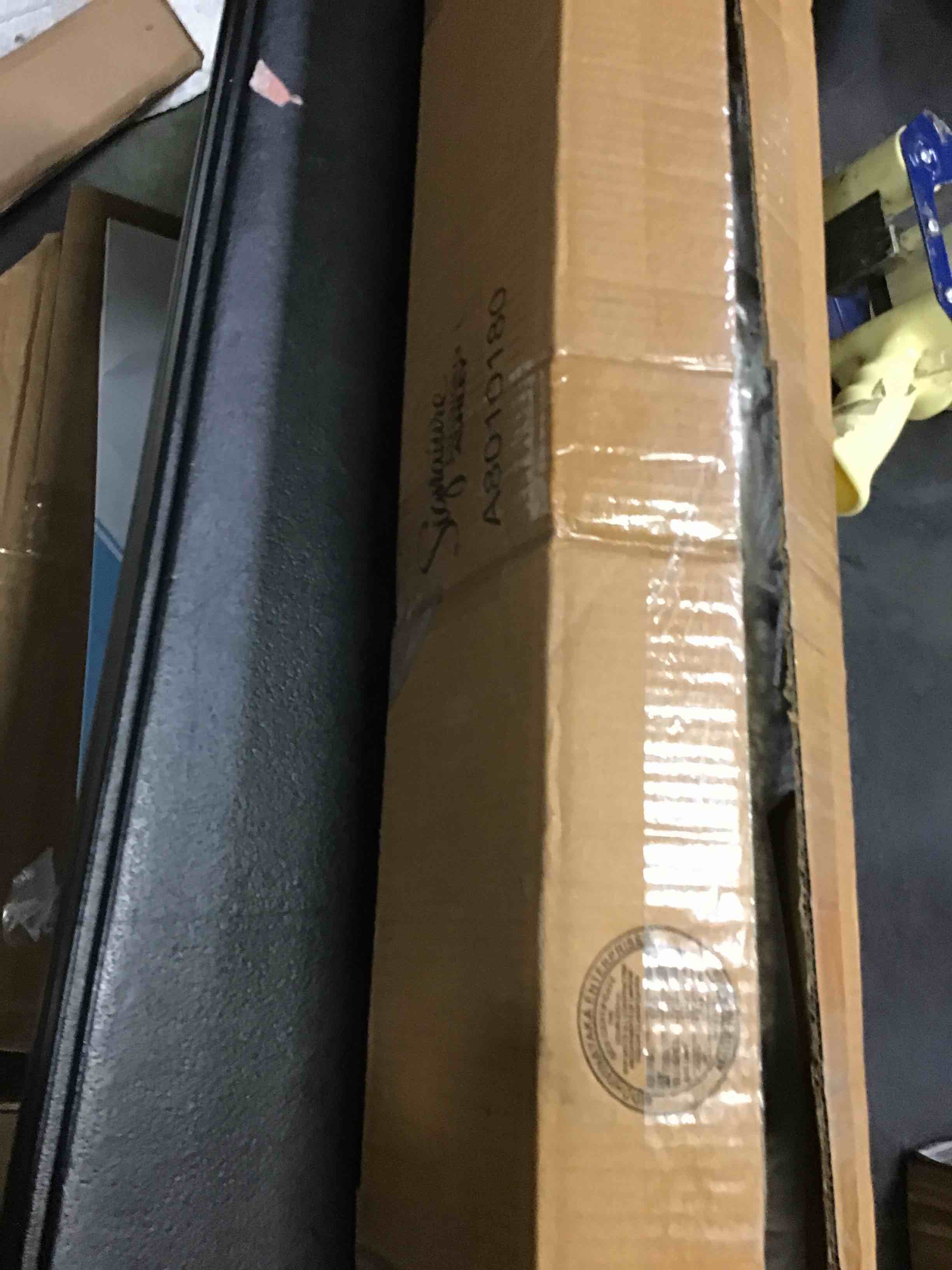 https://s3.amazonaws.com/lotting-images-prod/bidfta/YEL5115213_1694003959382.jpeg