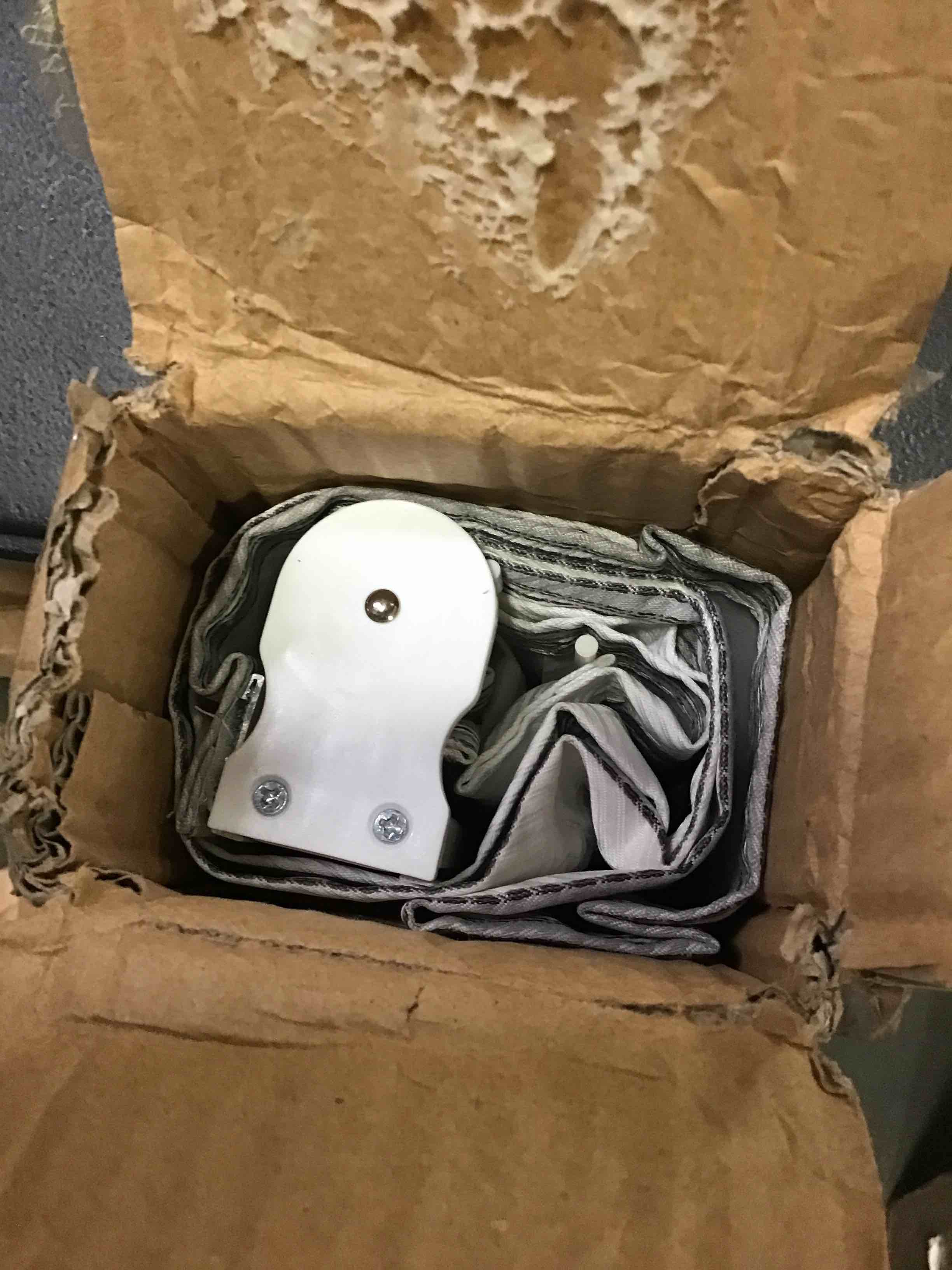 https://s3.amazonaws.com/lotting-images-prod/bidfta/YEL5115214_1694004165027.jpeg