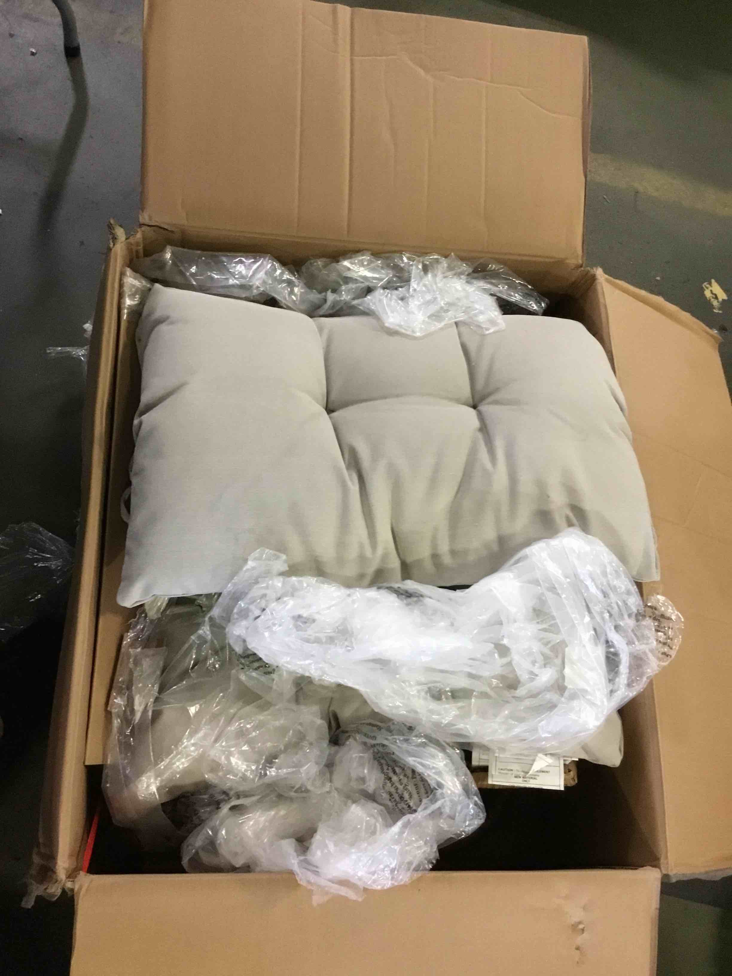https://s3.amazonaws.com/lotting-images-prod/bidfta/YEL5115474_1692801332006.jpeg