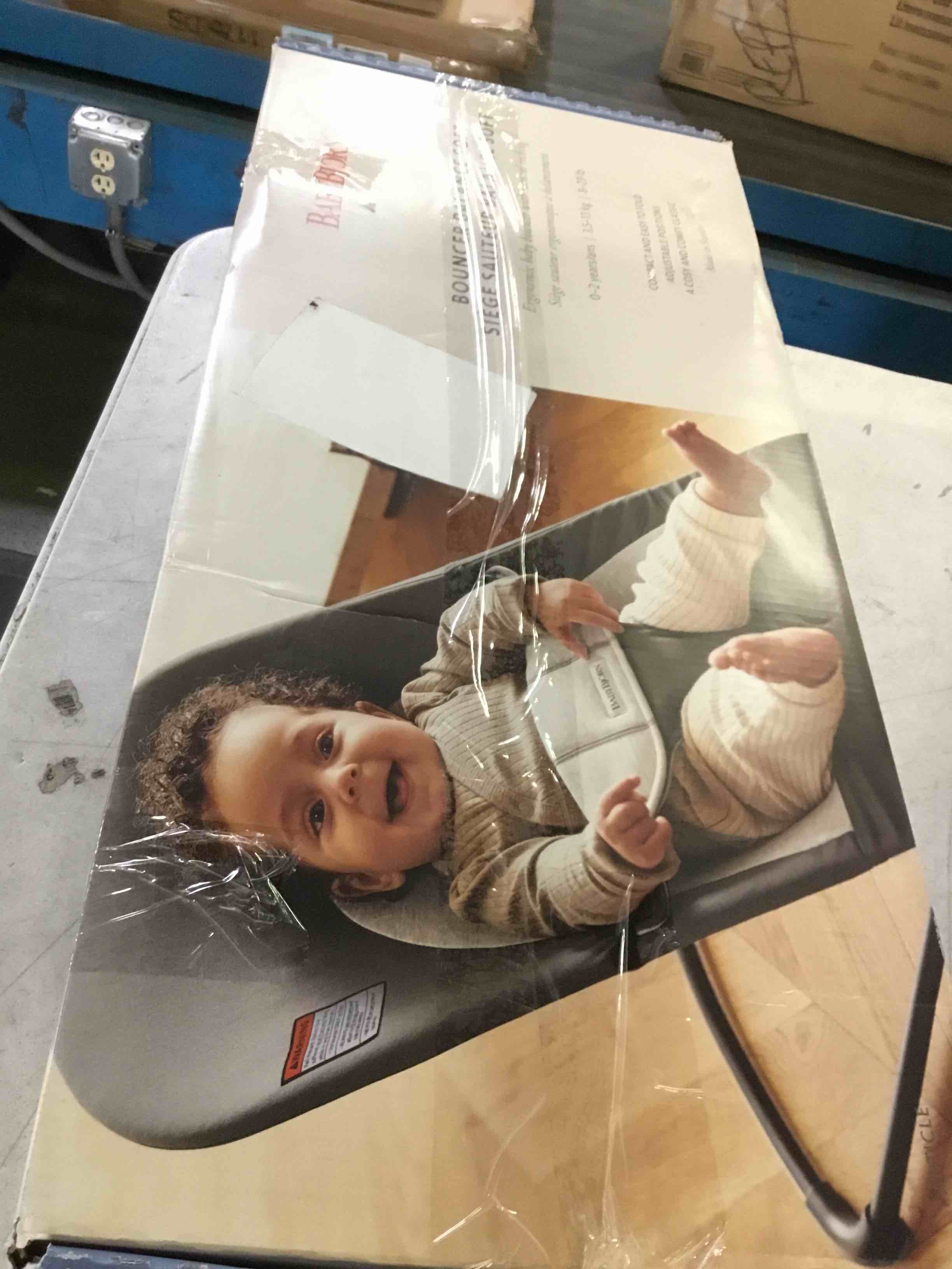 https://s3.amazonaws.com/lotting-images-prod/bidfta/YEL5115593_1692890803936.jpeg