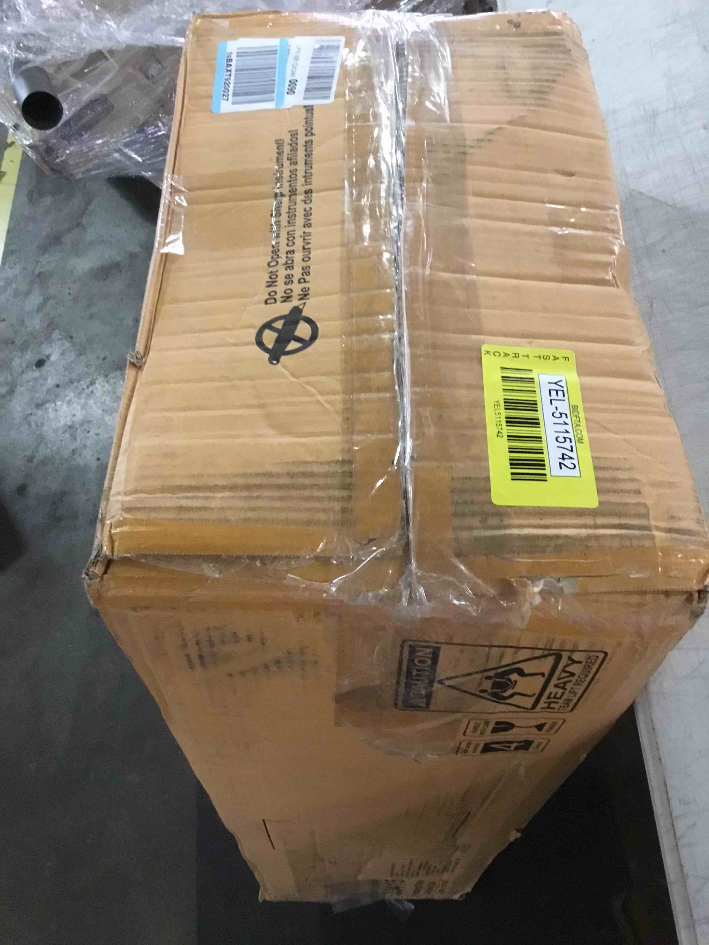 https://s3.amazonaws.com/lotting-images-prod/bidfta/YEL5115742_1692965652632.jpeg