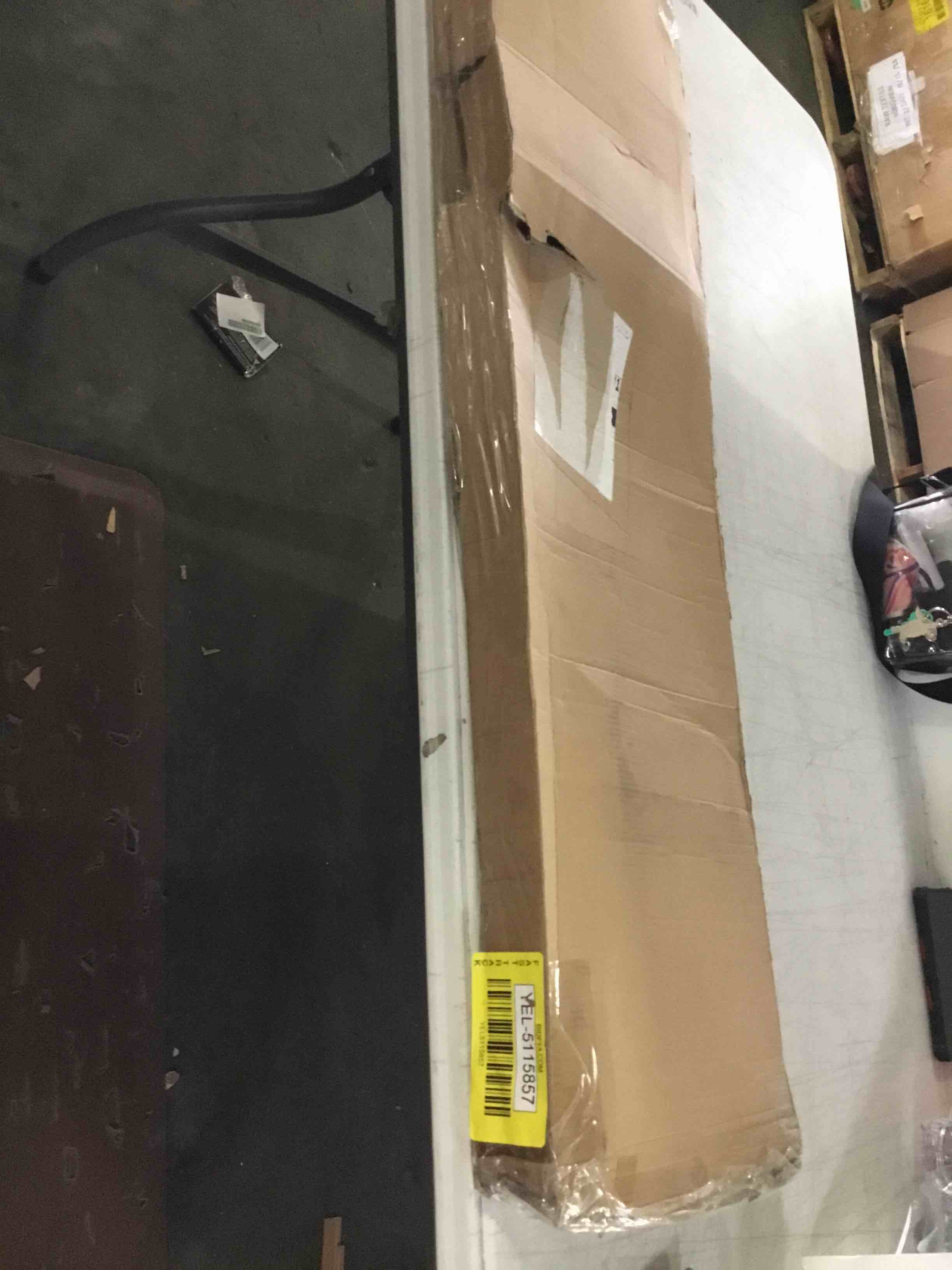 https://s3.amazonaws.com/lotting-images-prod/bidfta/YEL5115857_1692988456530.jpeg