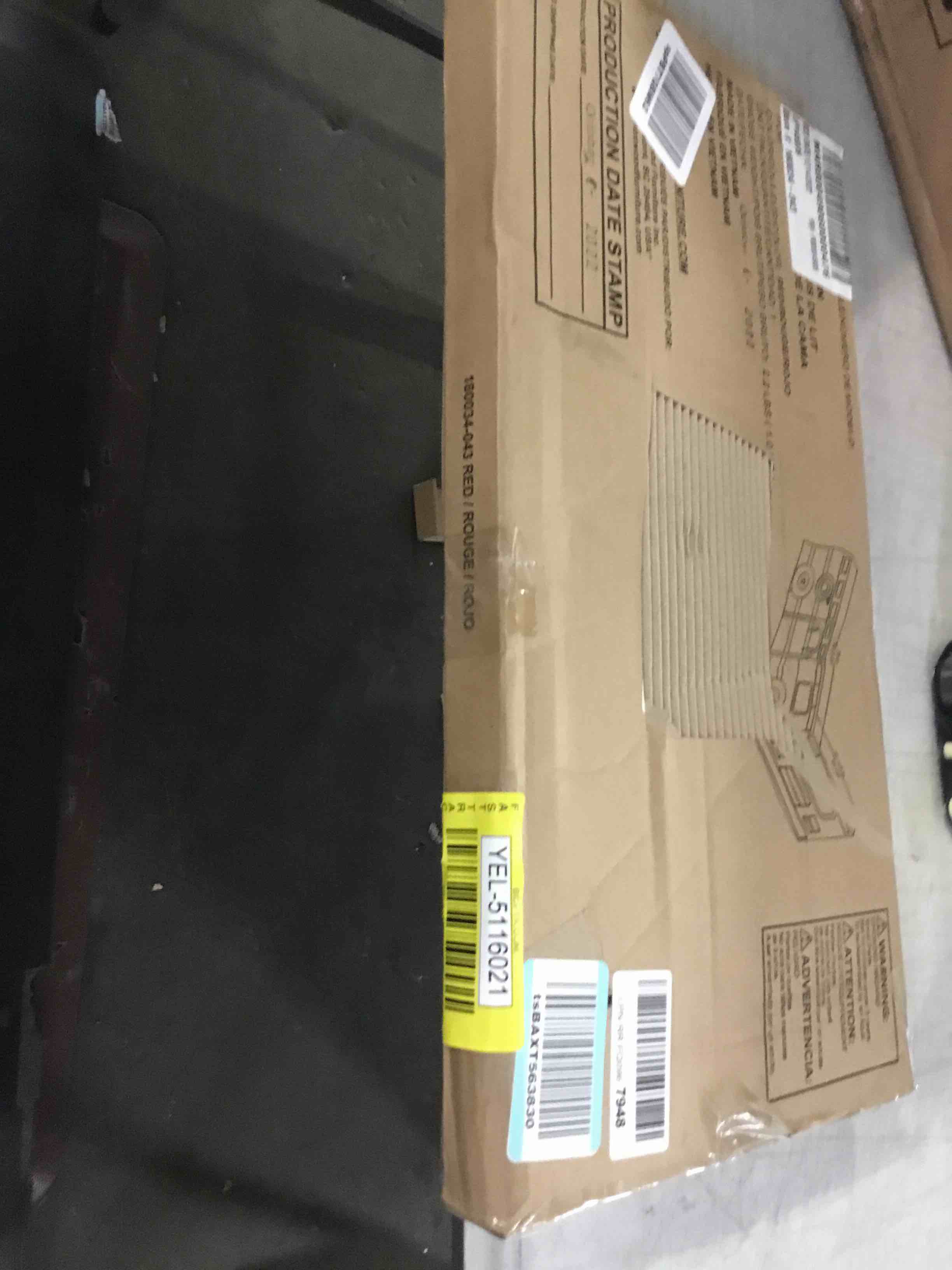 https://s3.amazonaws.com/lotting-images-prod/bidfta/YEL5116021_1693062098973.jpeg
