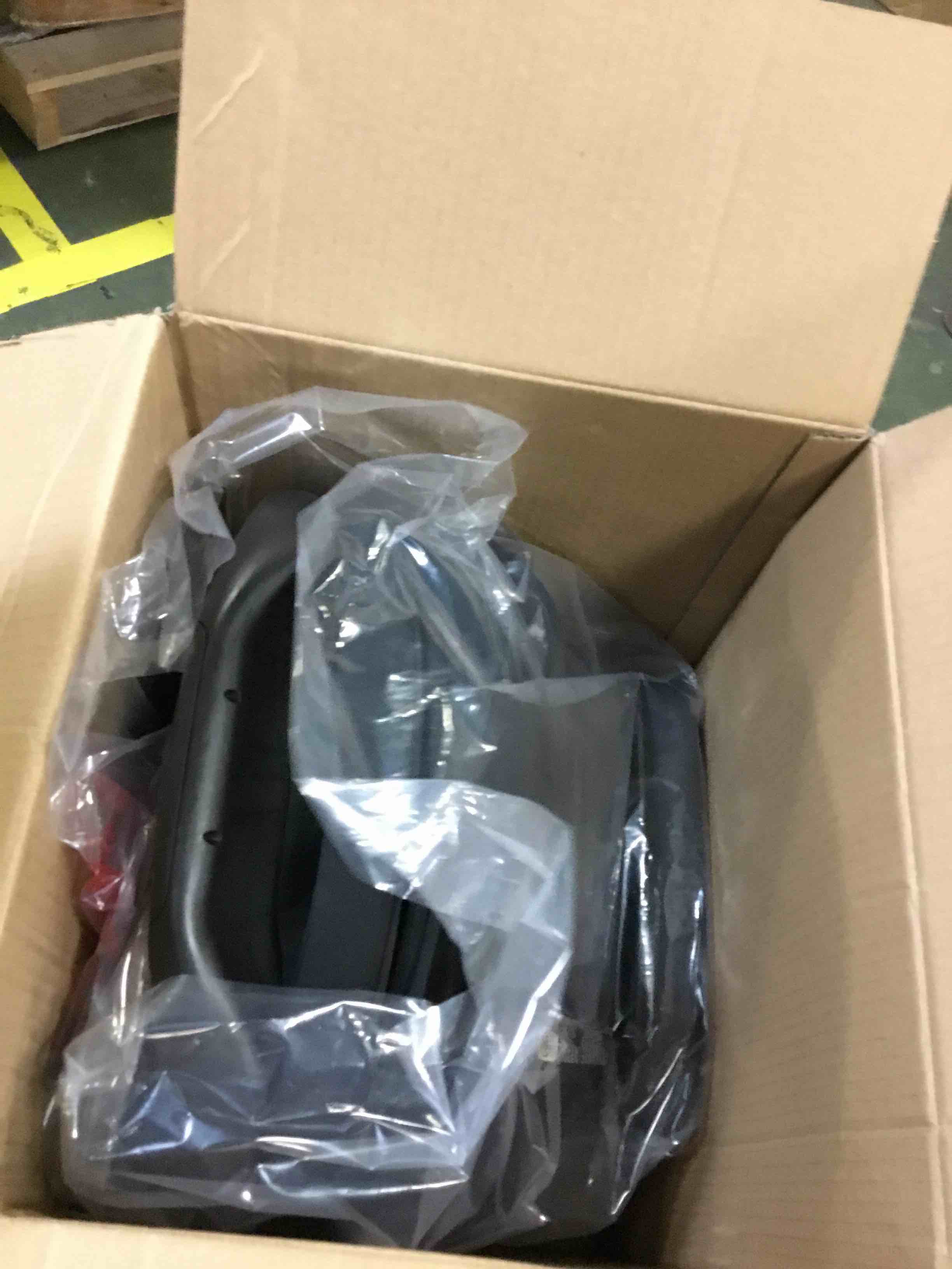 https://s3.amazonaws.com/lotting-images-prod/bidfta/YEL5116078_1693226937035.jpeg