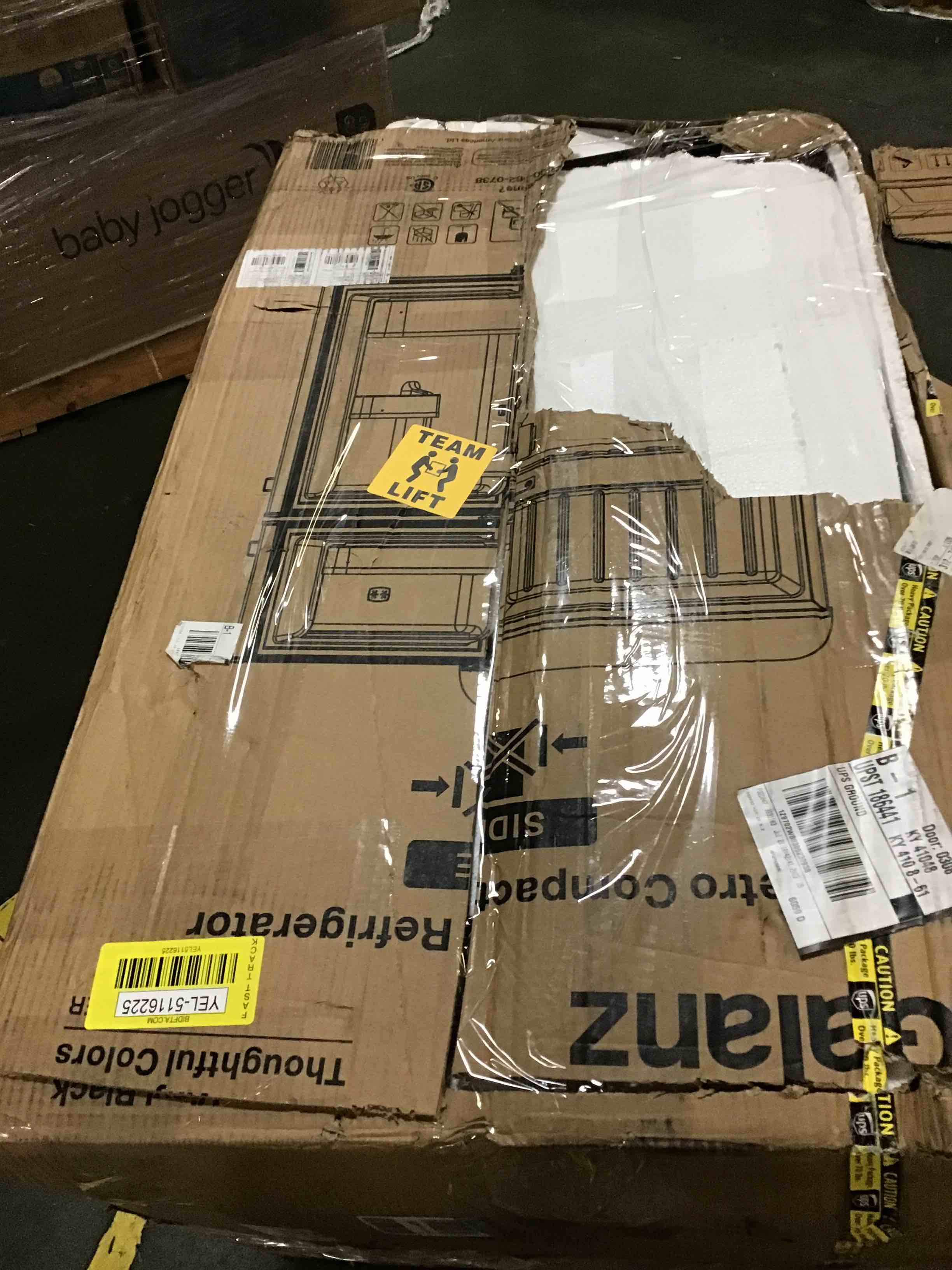 https://s3.amazonaws.com/lotting-images-prod/bidfta/YEL5116225_1693251045768.jpeg