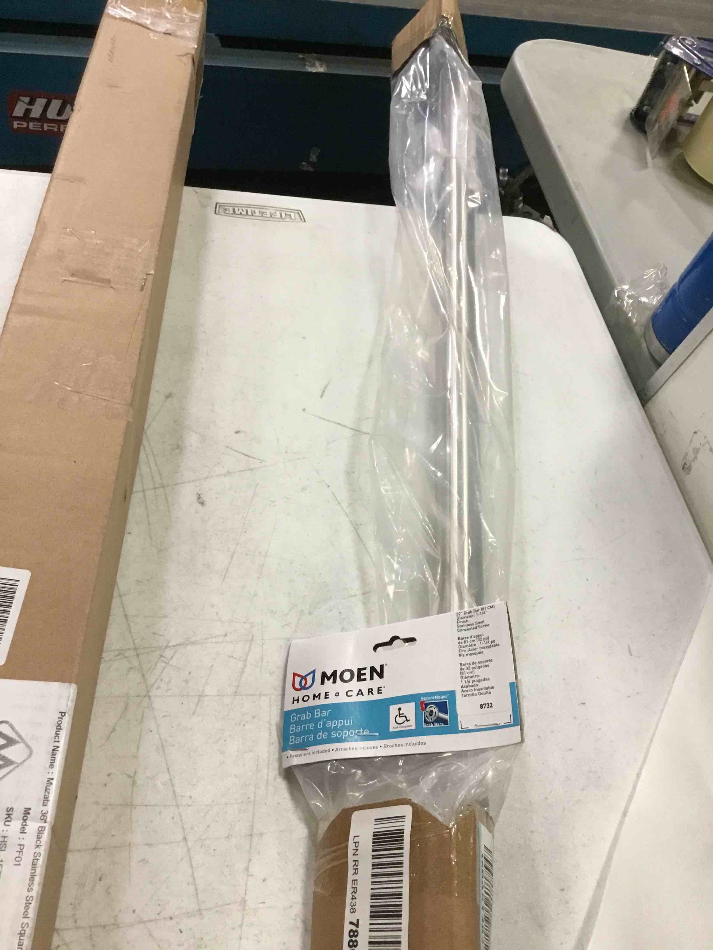 https://s3.amazonaws.com/lotting-images-prod/bidfta/YEL5116483_1693406336731.jpeg
