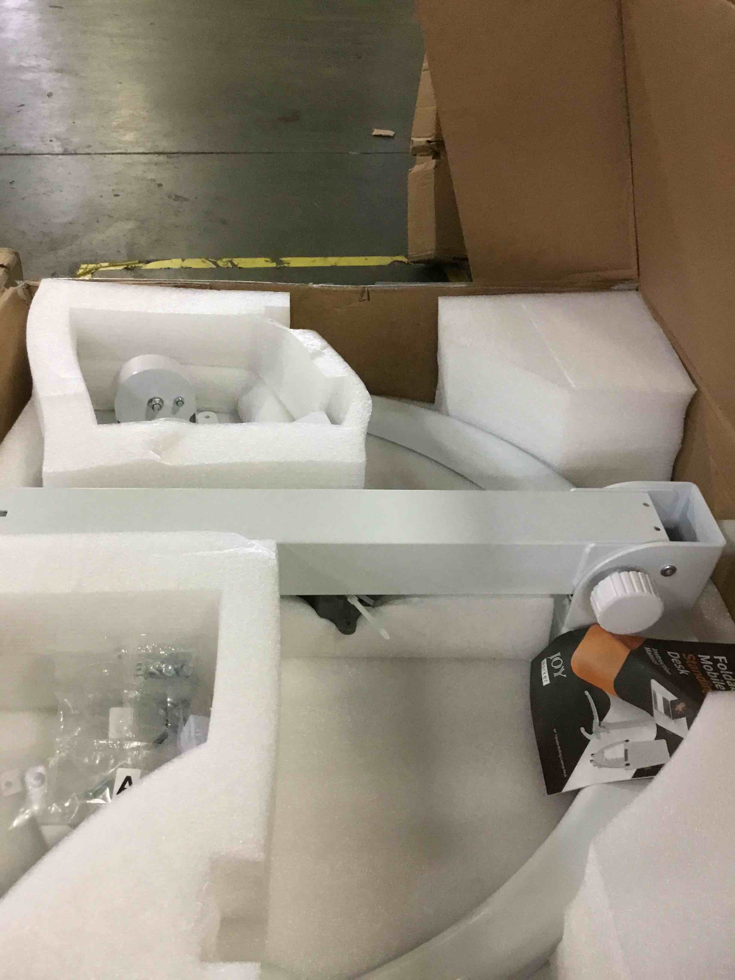 https://s3.amazonaws.com/lotting-images-prod/bidfta/YEL5116639_1693488928266.jpeg
