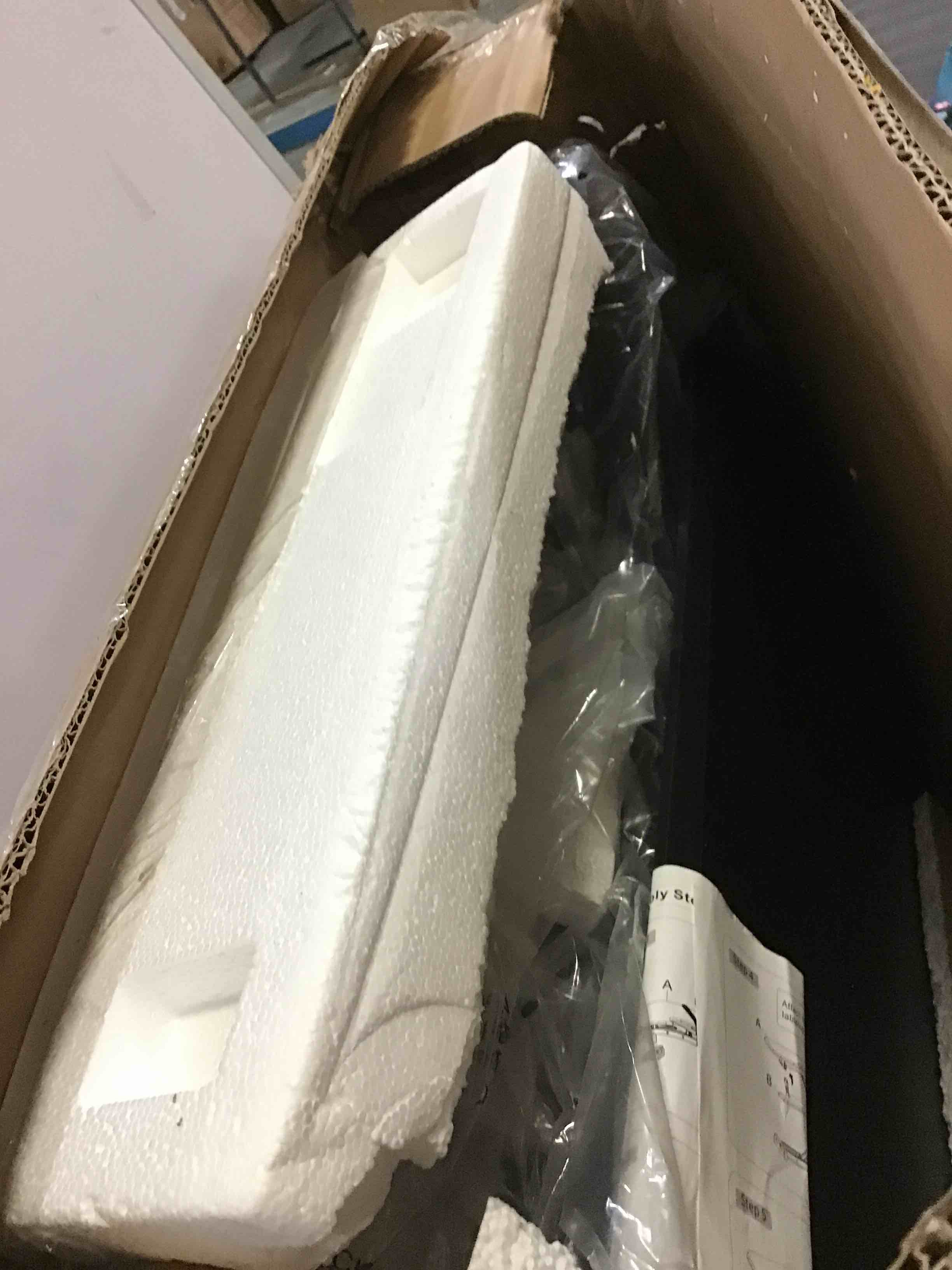 https://s3.amazonaws.com/lotting-images-prod/bidfta/YEL5117017_1692623001465.jpeg