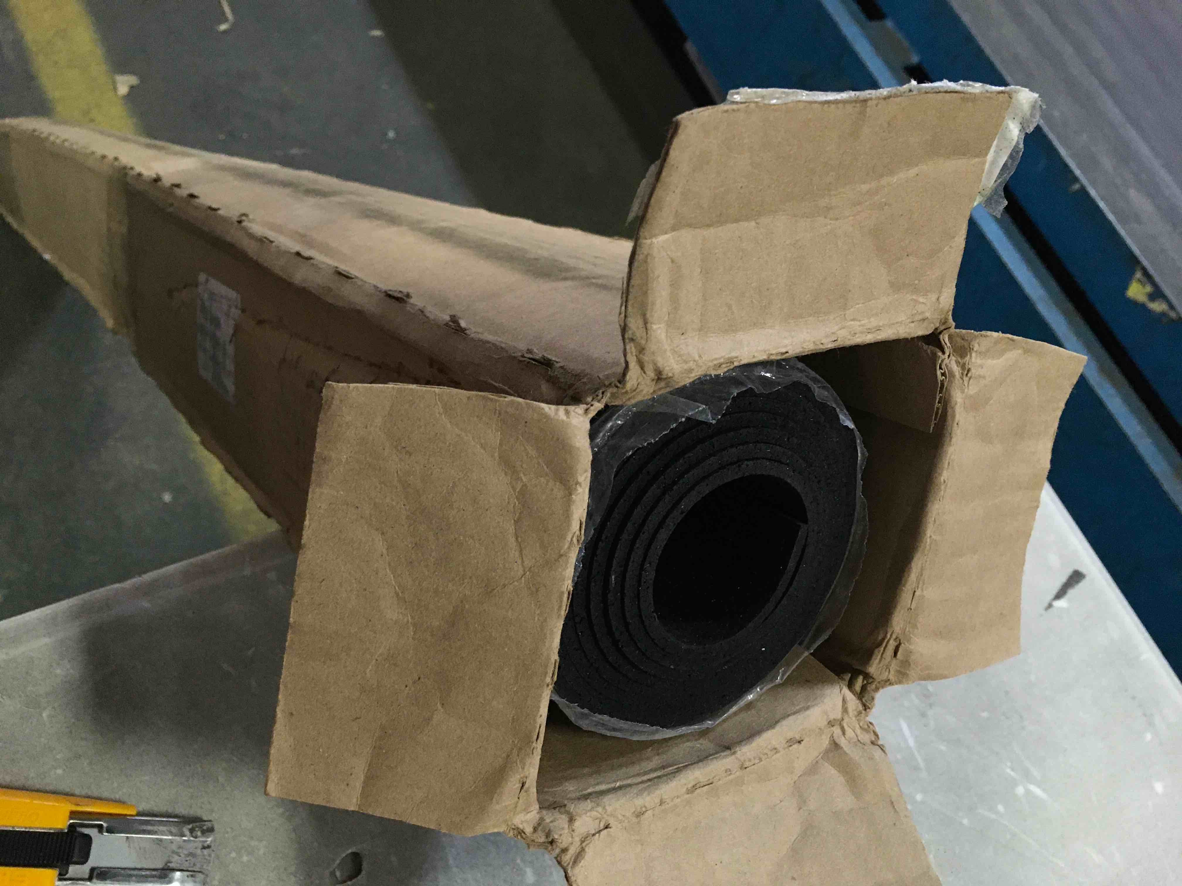https://s3.amazonaws.com/lotting-images-prod/bidfta/YEL5117176_1692706333090.jpeg