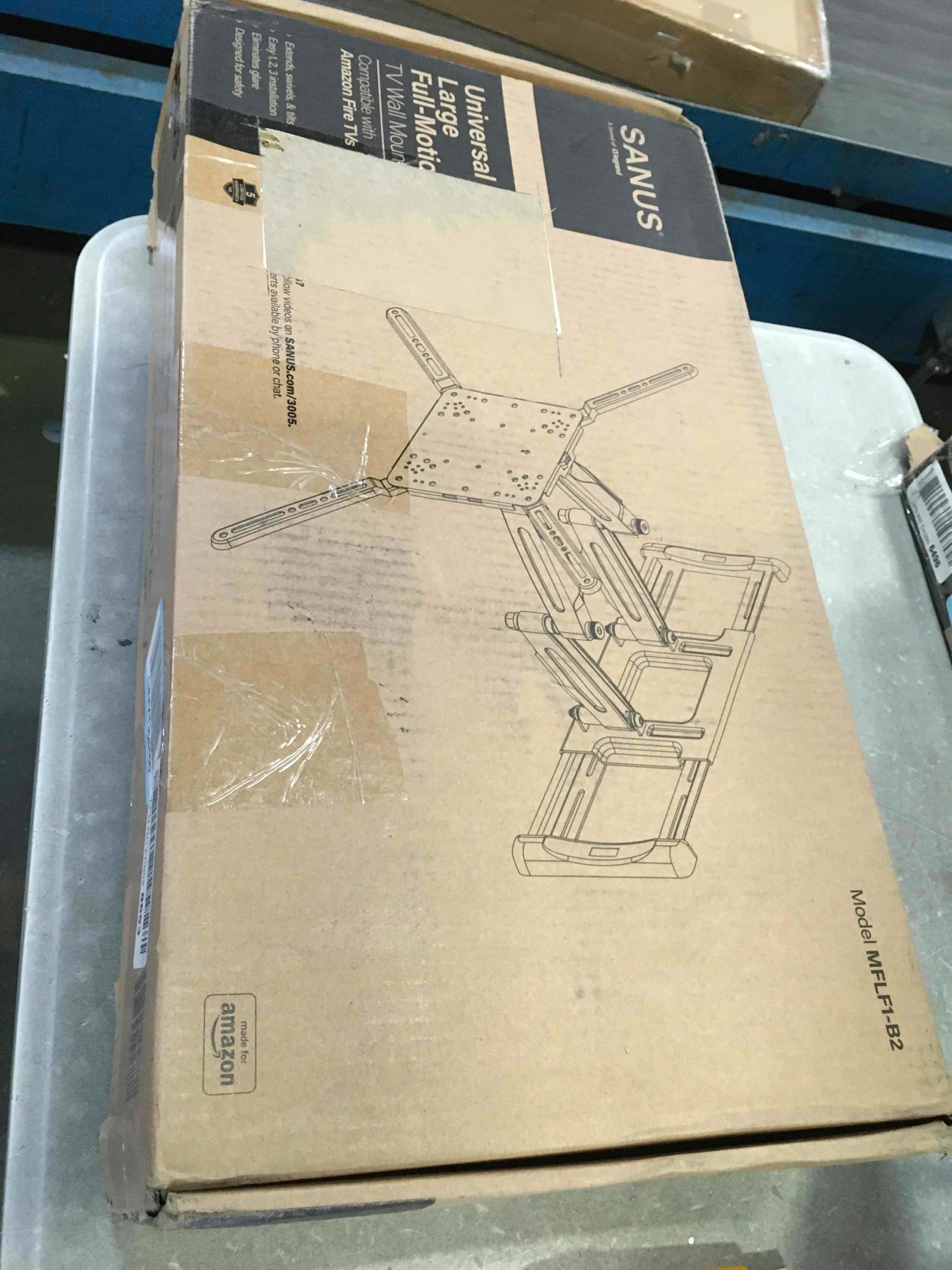 https://s3.amazonaws.com/lotting-images-prod/bidfta/YEL5117211_1692710310372.jpeg