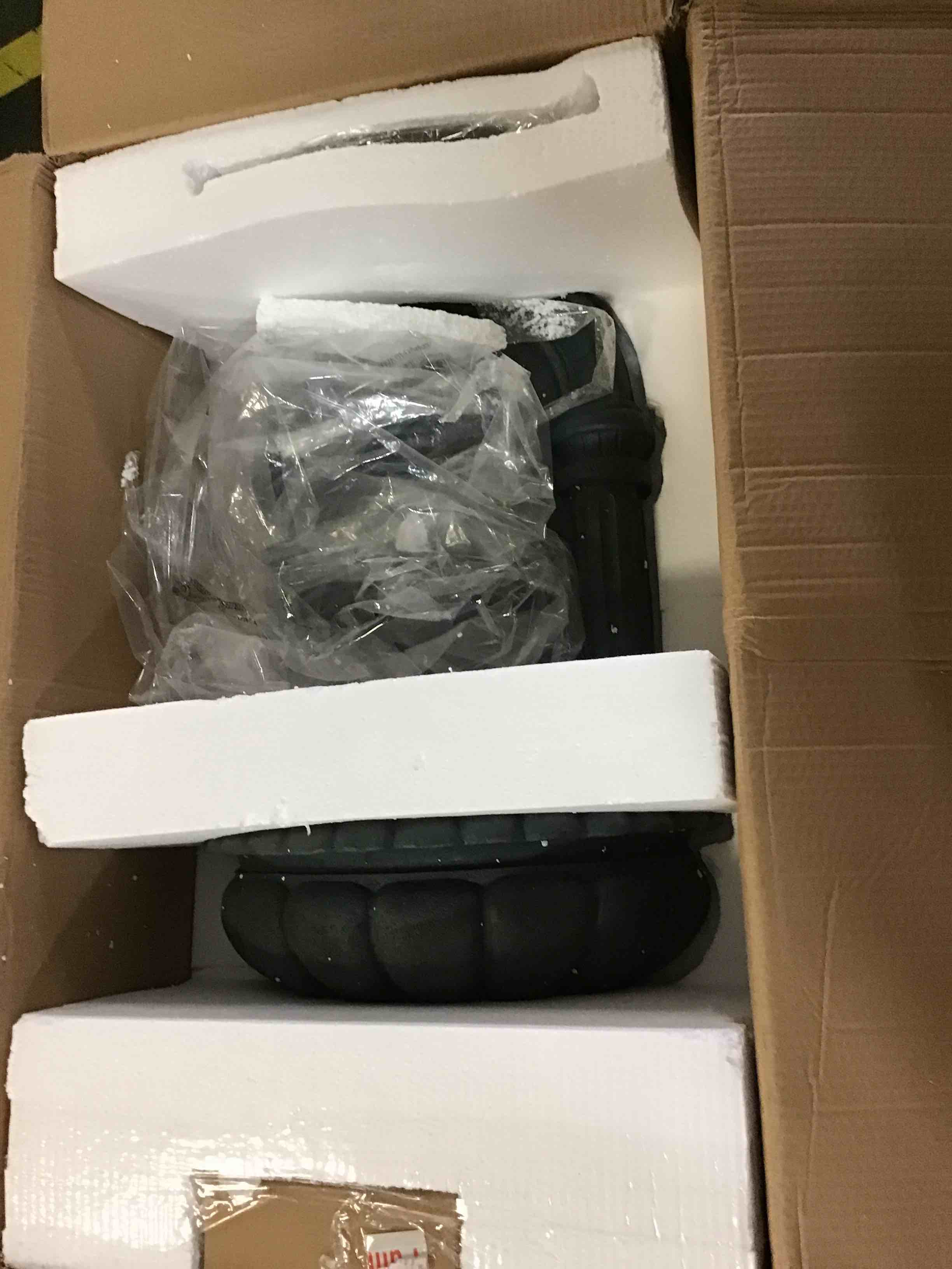 https://s3.amazonaws.com/lotting-images-prod/bidfta/YEL5118810_1692630616484.jpeg