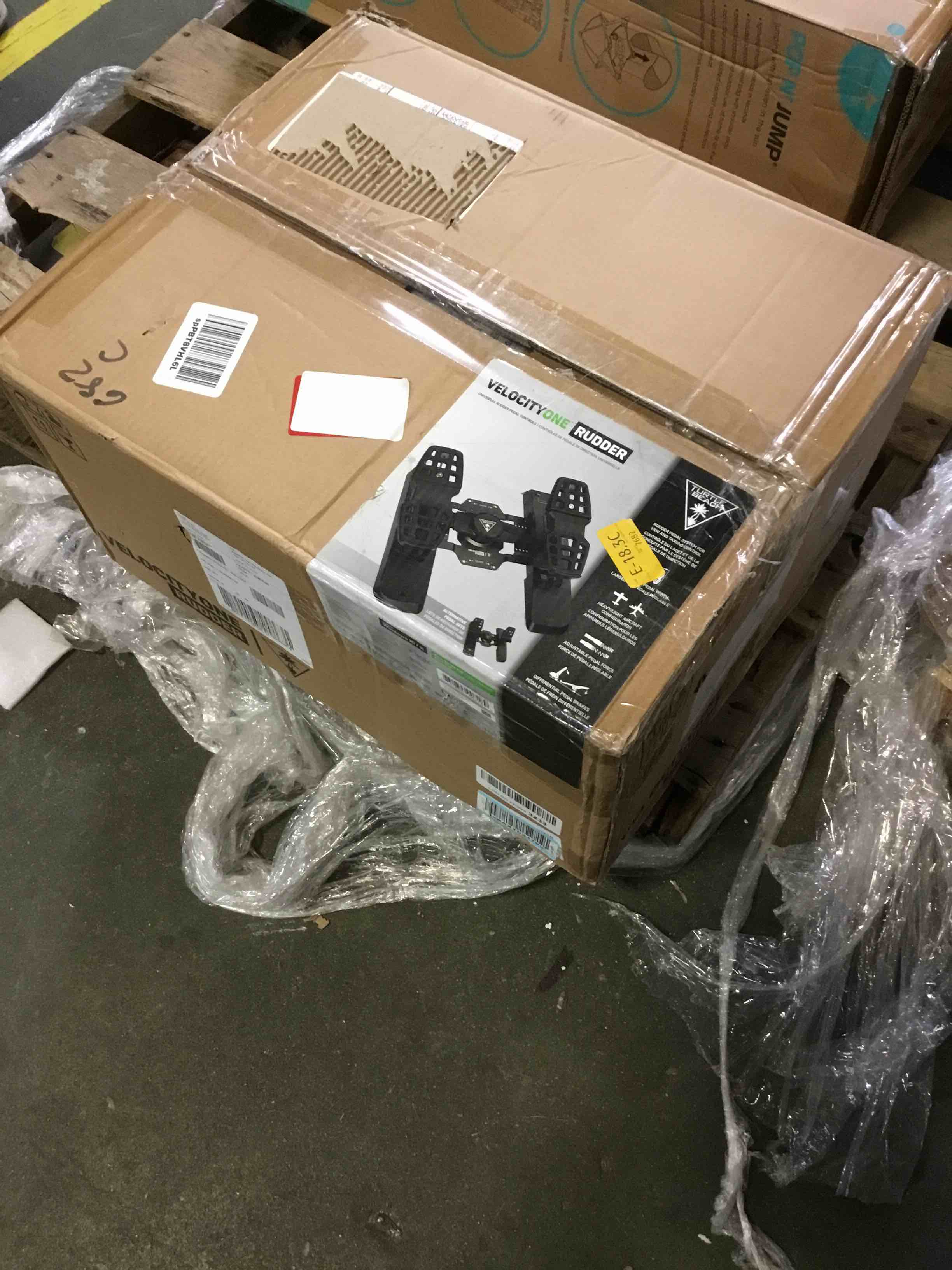 https://s3.amazonaws.com/lotting-images-prod/bidfta/YEL5119837_1693245358847.jpeg