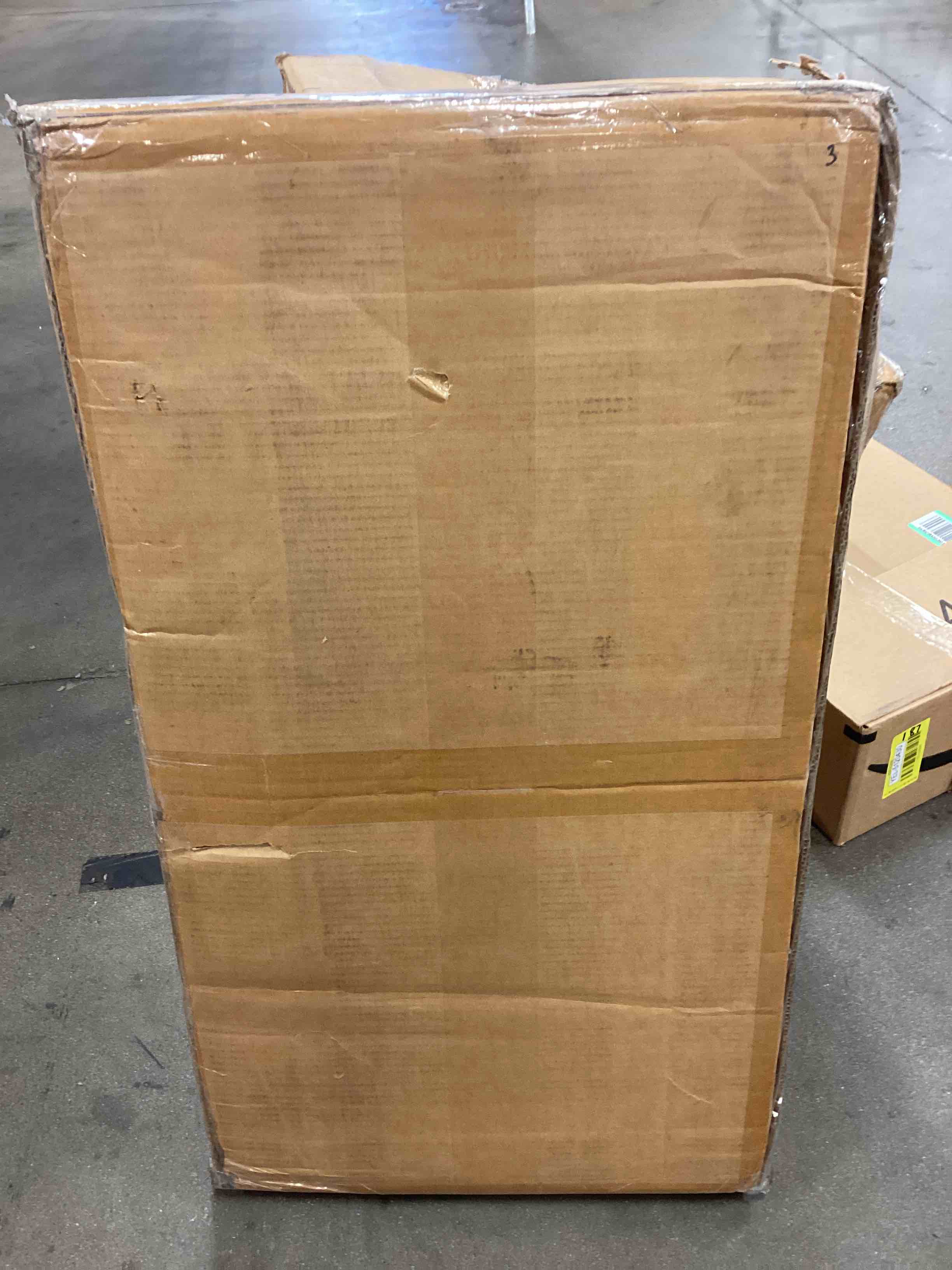 https://s3.amazonaws.com/lotting-images-prod/bidfta/YEL5120432_1693399049793.jpeg