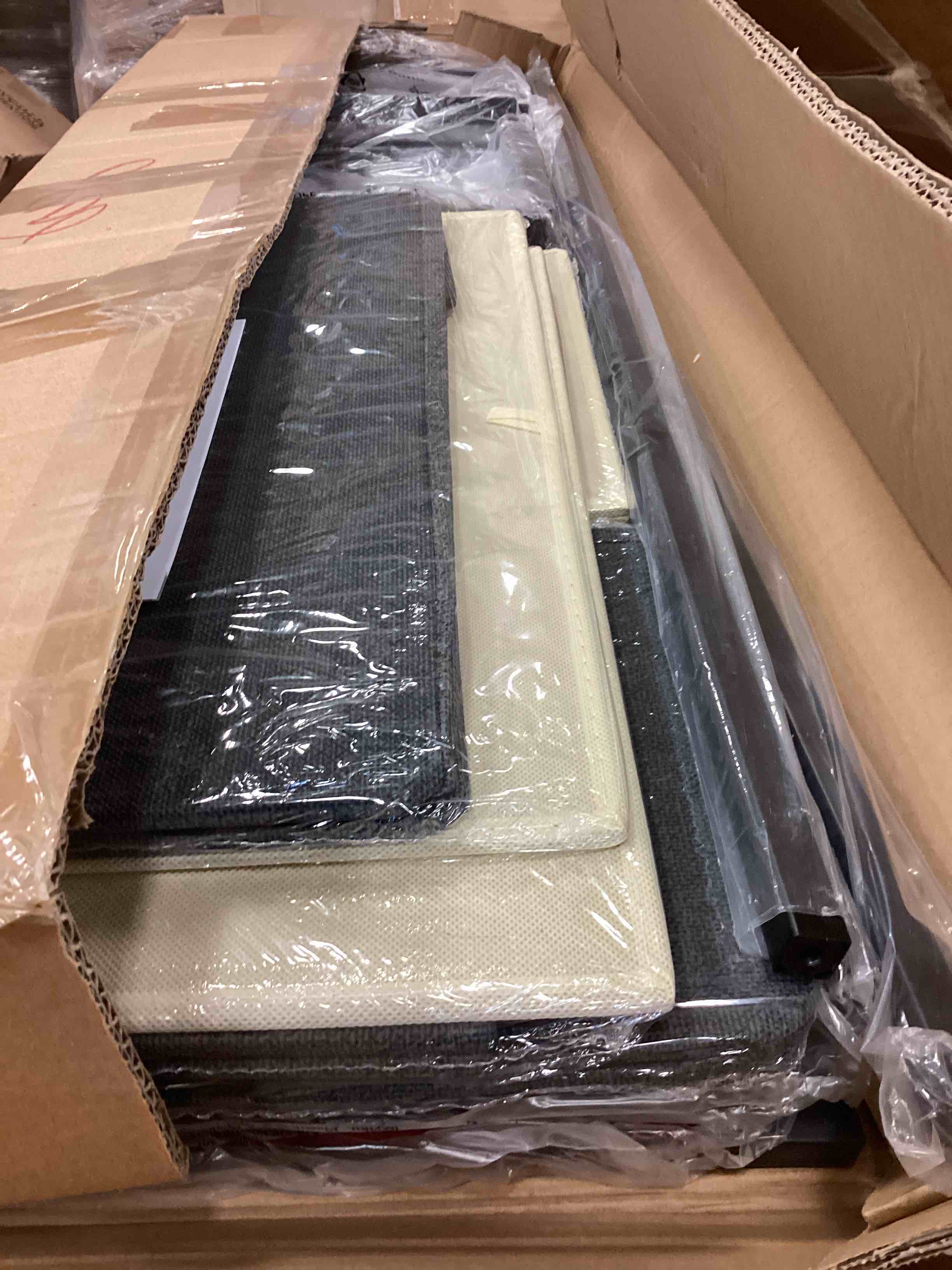 https://s3.amazonaws.com/lotting-images-prod/bidfta/YEL5120506_1693493642284.jpeg