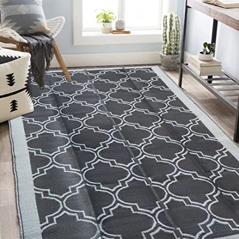 SAND MINE Reversible Mats, Plastic Straw Rug, Modern Area Rug, Large Floor Mat and Rug for Outdoors, RV, Patio, Backyard, Deck, Picnic, Beach, Trailer, Camping (9' x 12', Black Quatrefoil)