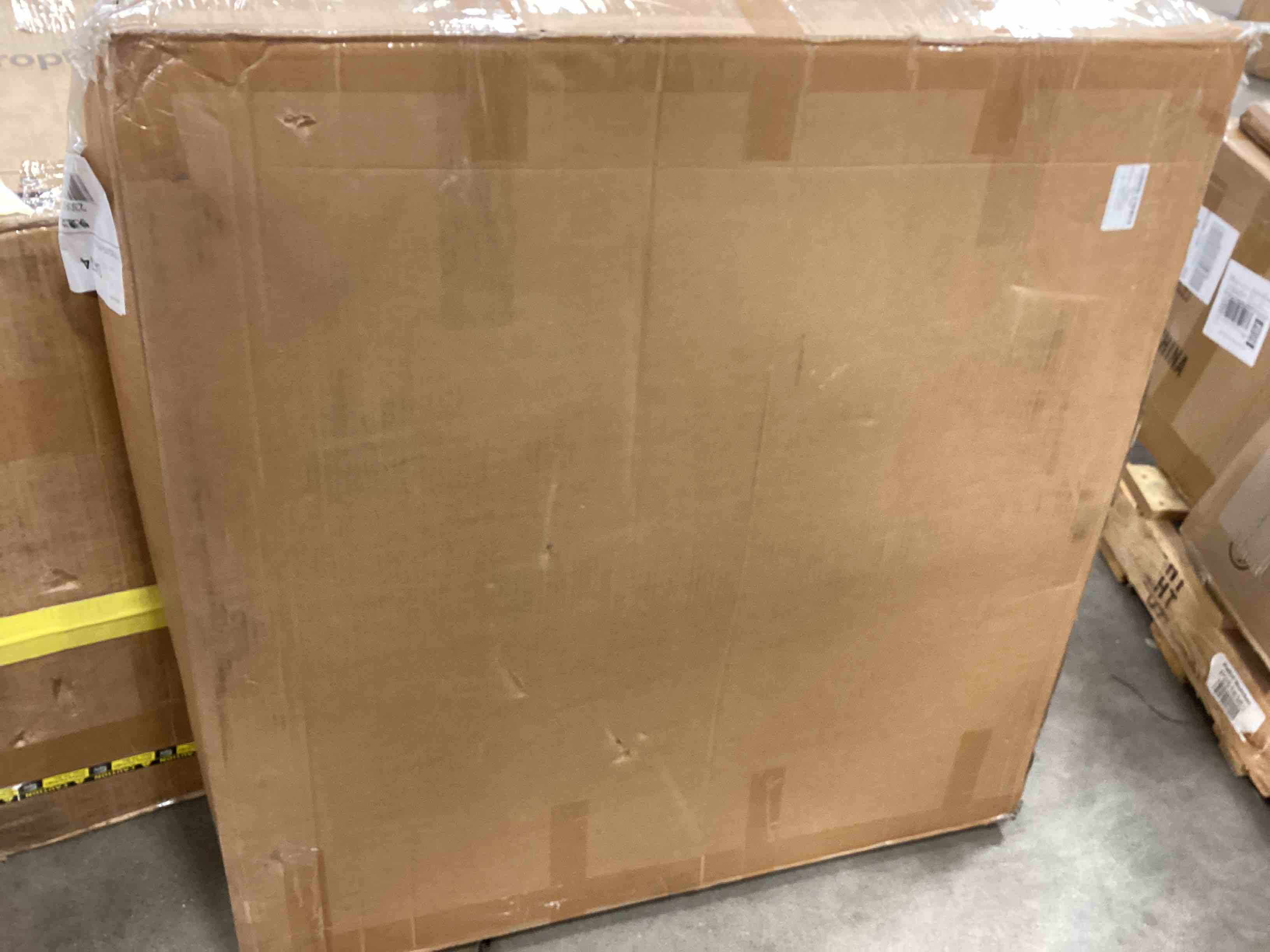 https://s3.amazonaws.com/lotting-images-prod/bidfta/YEL5121326_1695128241745.jpeg