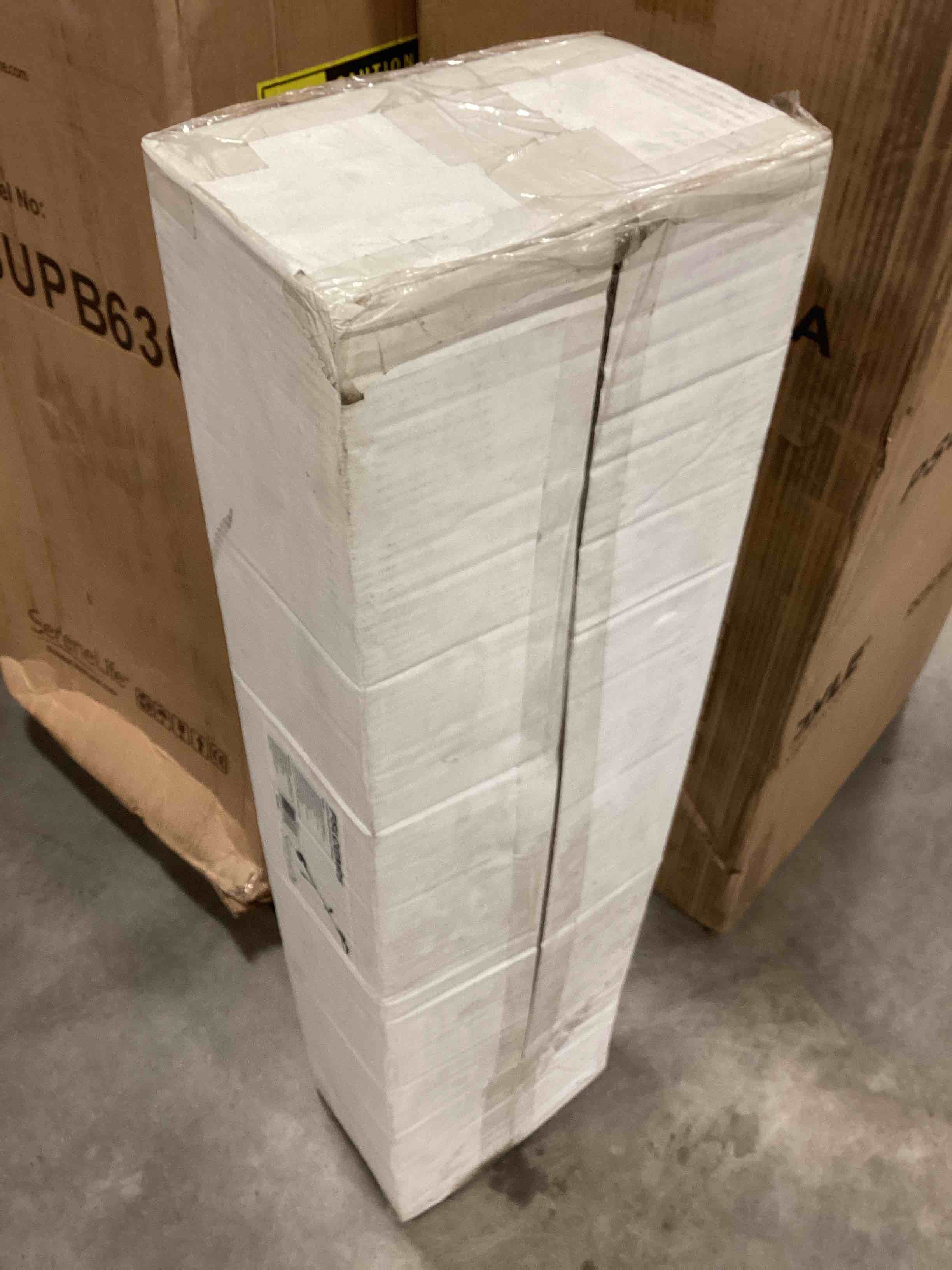https://s3.amazonaws.com/lotting-images-prod/bidfta/YEL5124474_1693923749767.jpeg