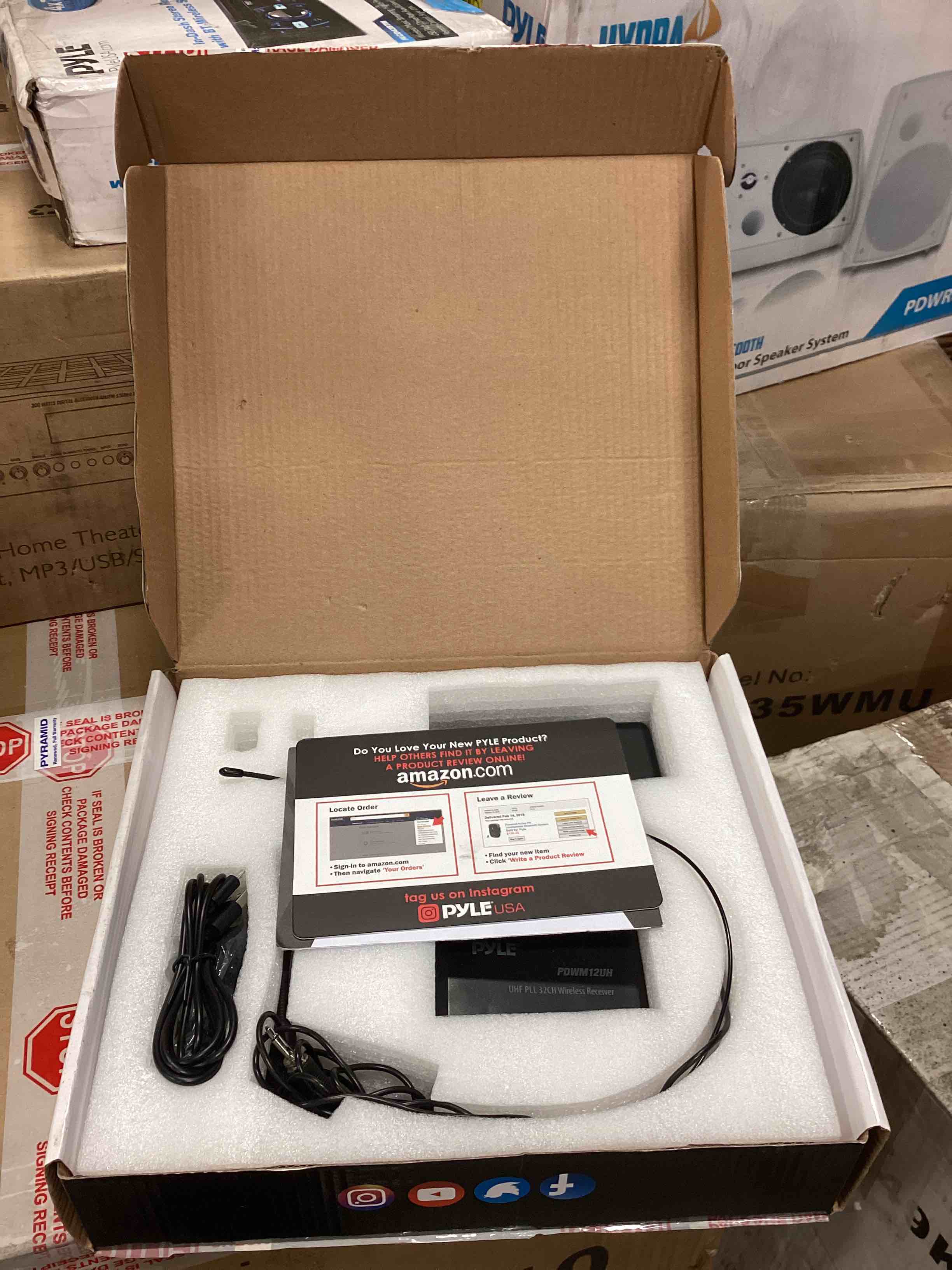 https://s3.amazonaws.com/lotting-images-prod/bidfta/YEL5124482_1693924672221.jpeg