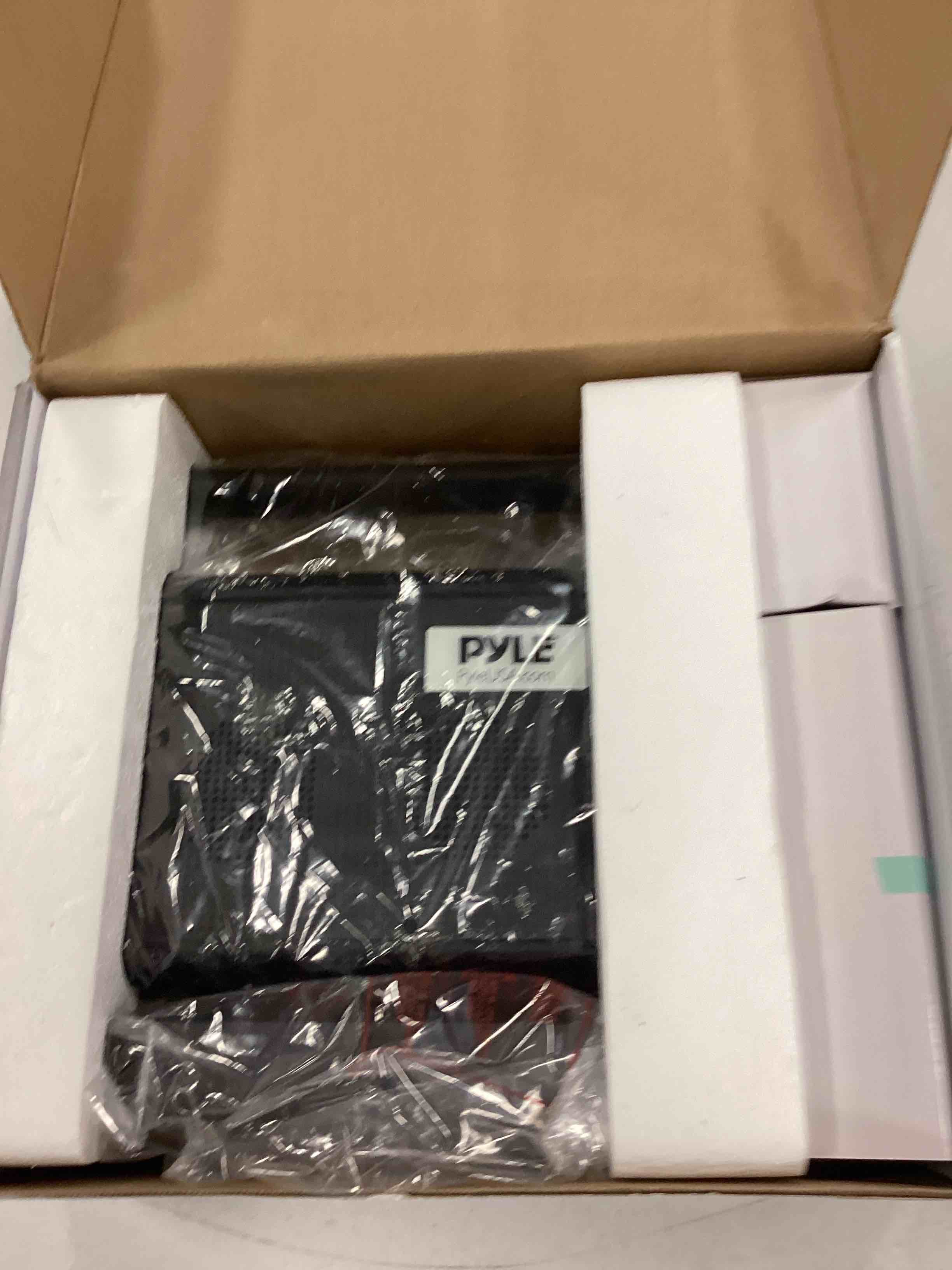 https://s3.amazonaws.com/lotting-images-prod/bidfta/YEL5126149_1690305501237.jpeg