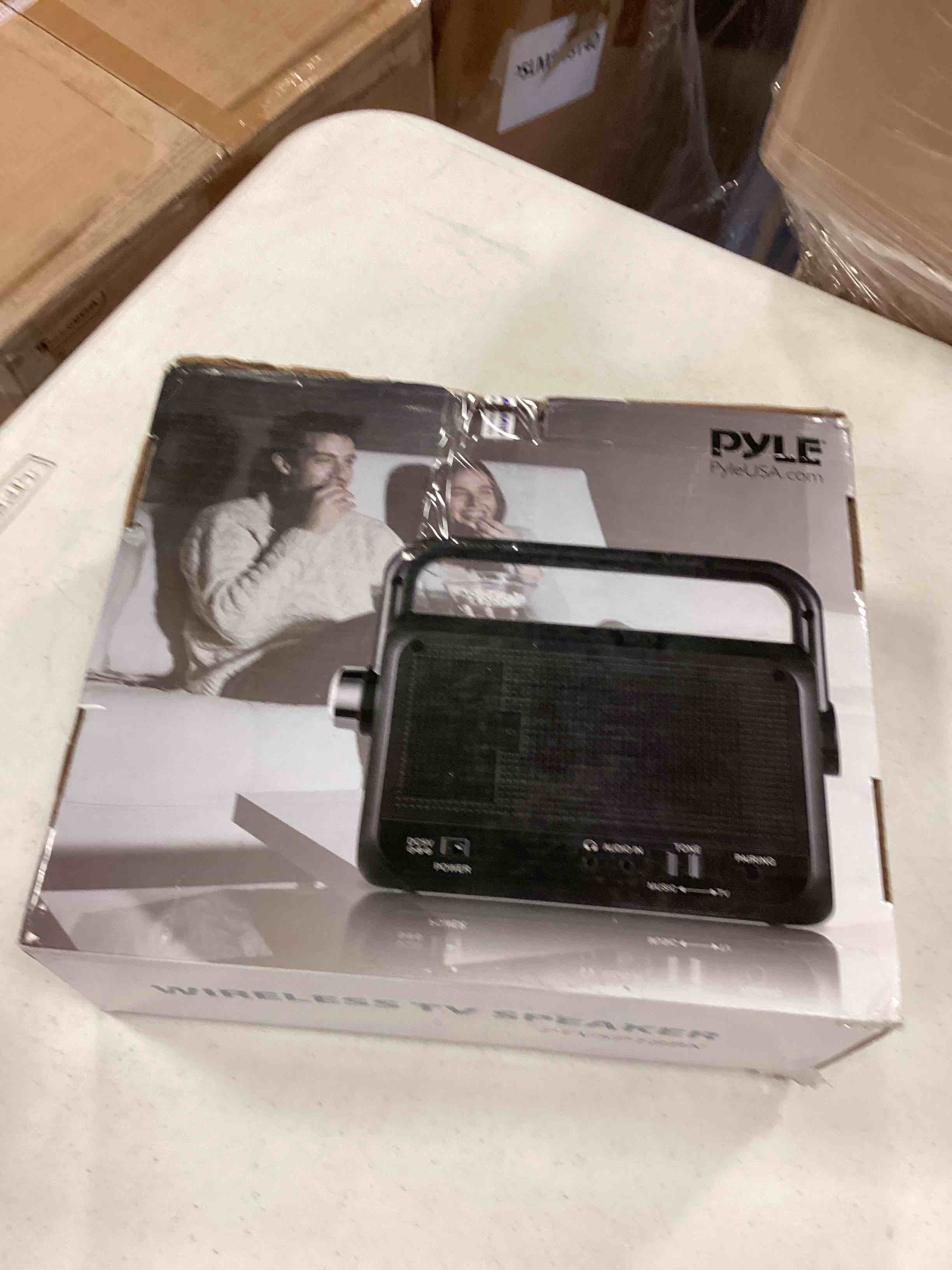 https://s3.amazonaws.com/lotting-images-prod/bidfta/YEL5126149_1690305541477.jpeg