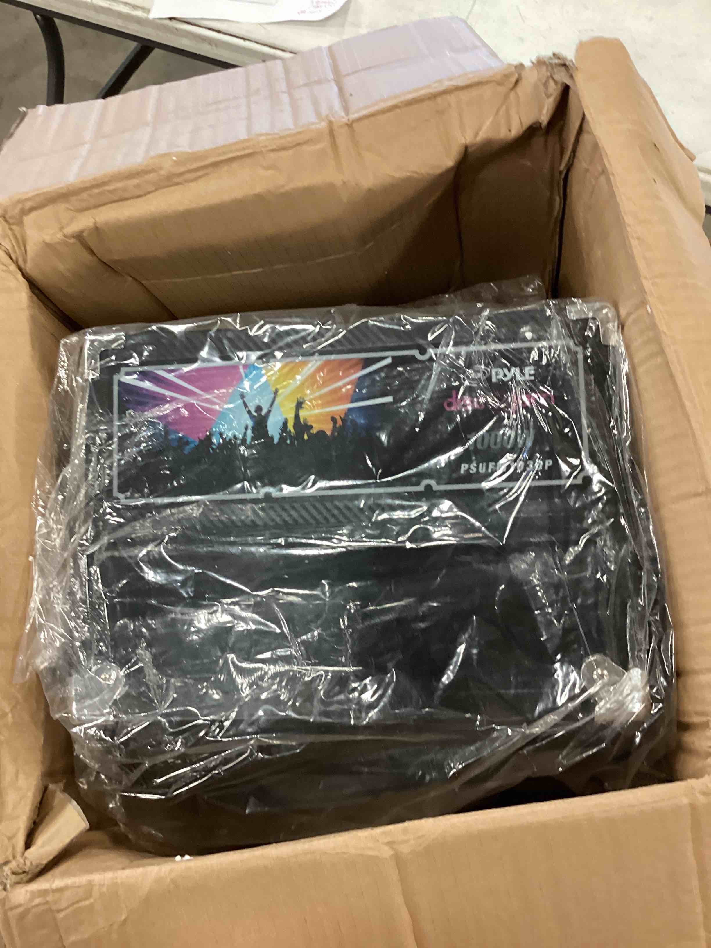 https://s3.amazonaws.com/lotting-images-prod/bidfta/YEL5126553_1690574625274.jpeg
