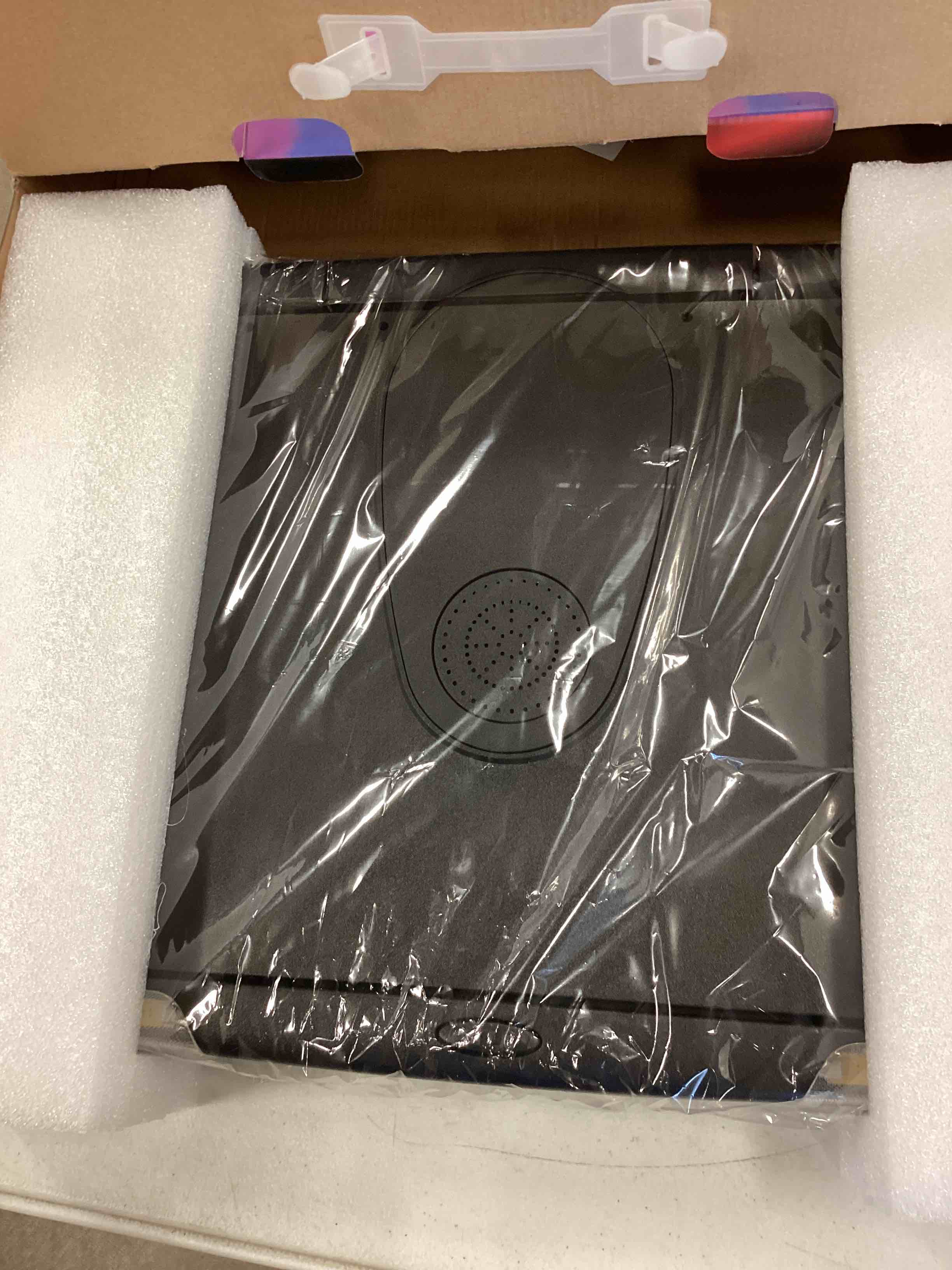 https://s3.amazonaws.com/lotting-images-prod/bidfta/YEL5126559_1690804795337.jpeg