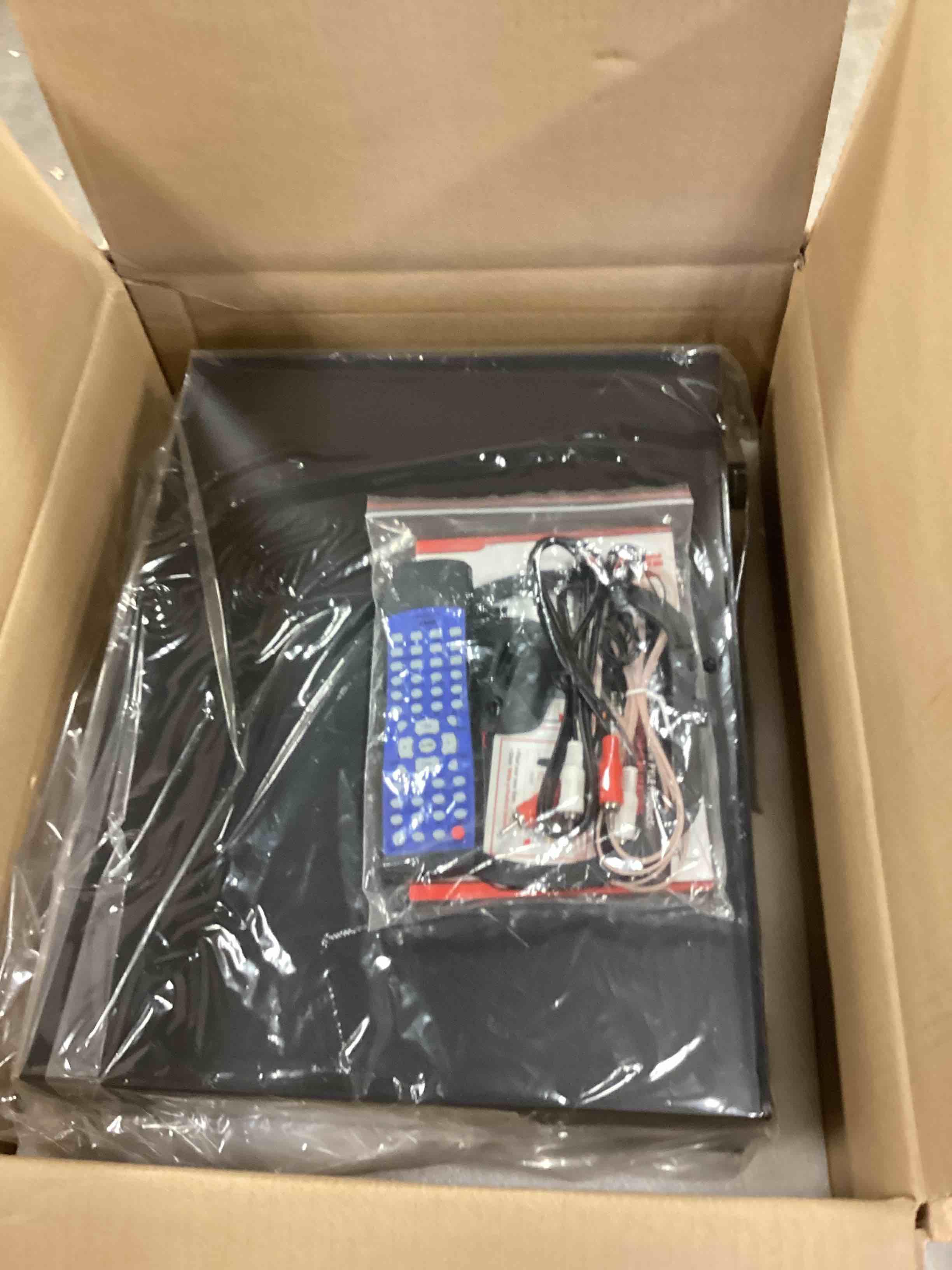 https://s3.amazonaws.com/lotting-images-prod/bidfta/YEL5126560_1690805212065.jpeg