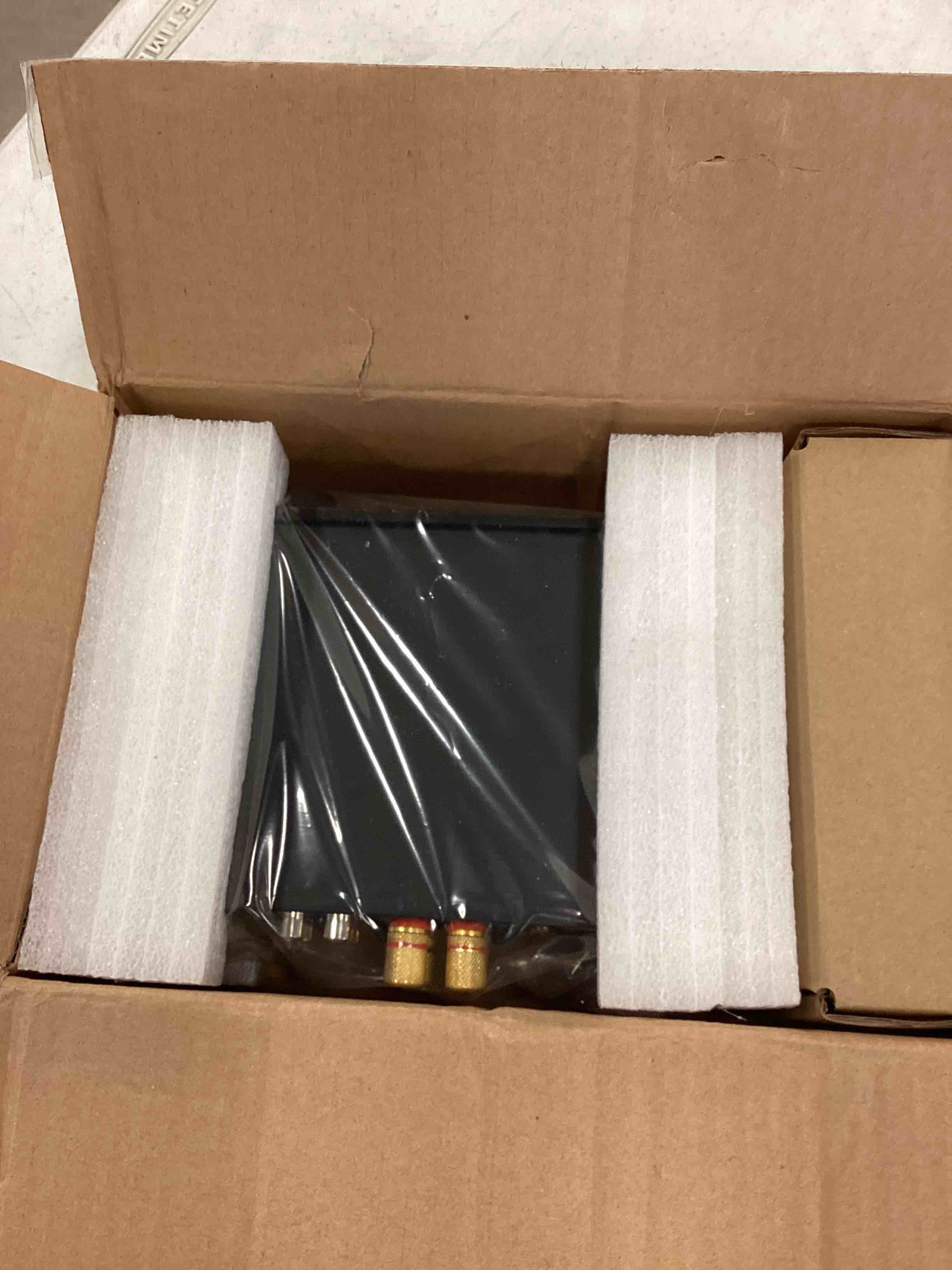 https://s3.amazonaws.com/lotting-images-prod/bidfta/YEL5126571_1690807729068.jpeg