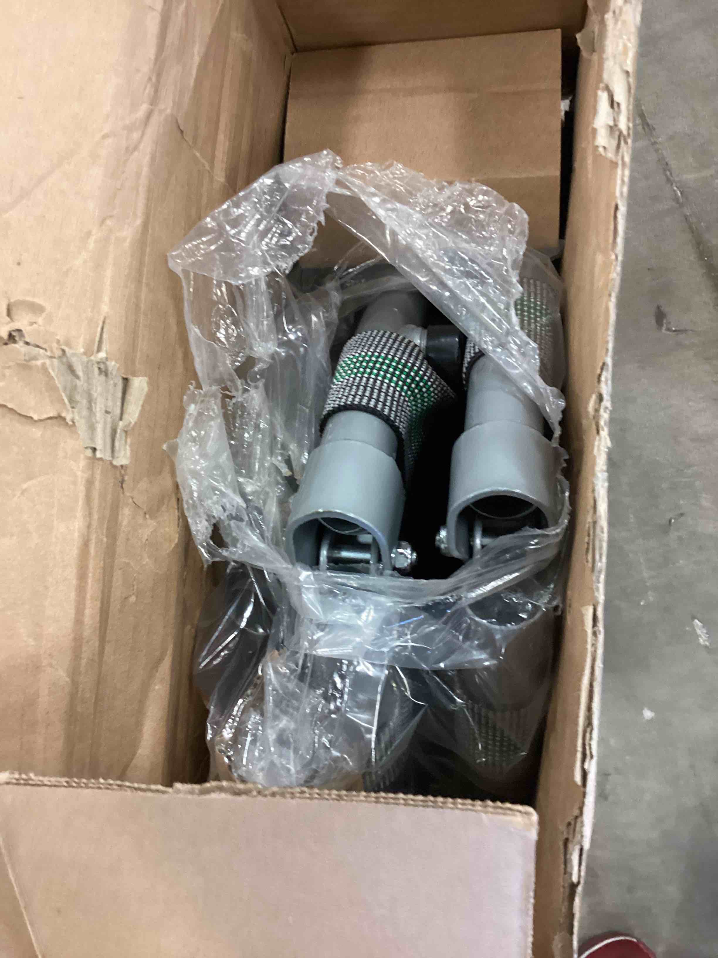 https://s3.amazonaws.com/lotting-images-prod/bidfta/YEL5126574_1690808725618.jpeg