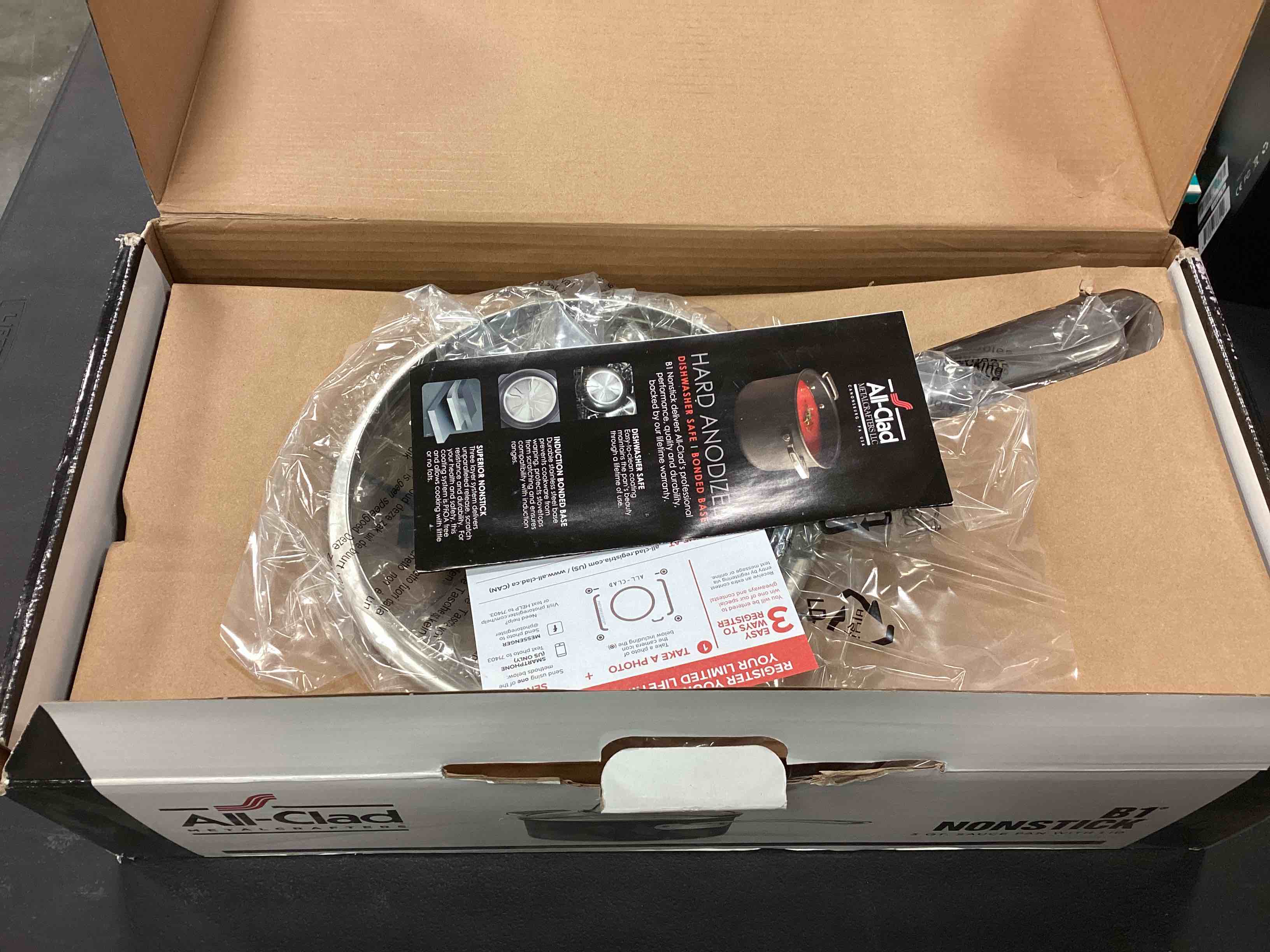 https://s3.amazonaws.com/lotting-images-prod/bidfta/YEL5127060_1698072575968.jpeg