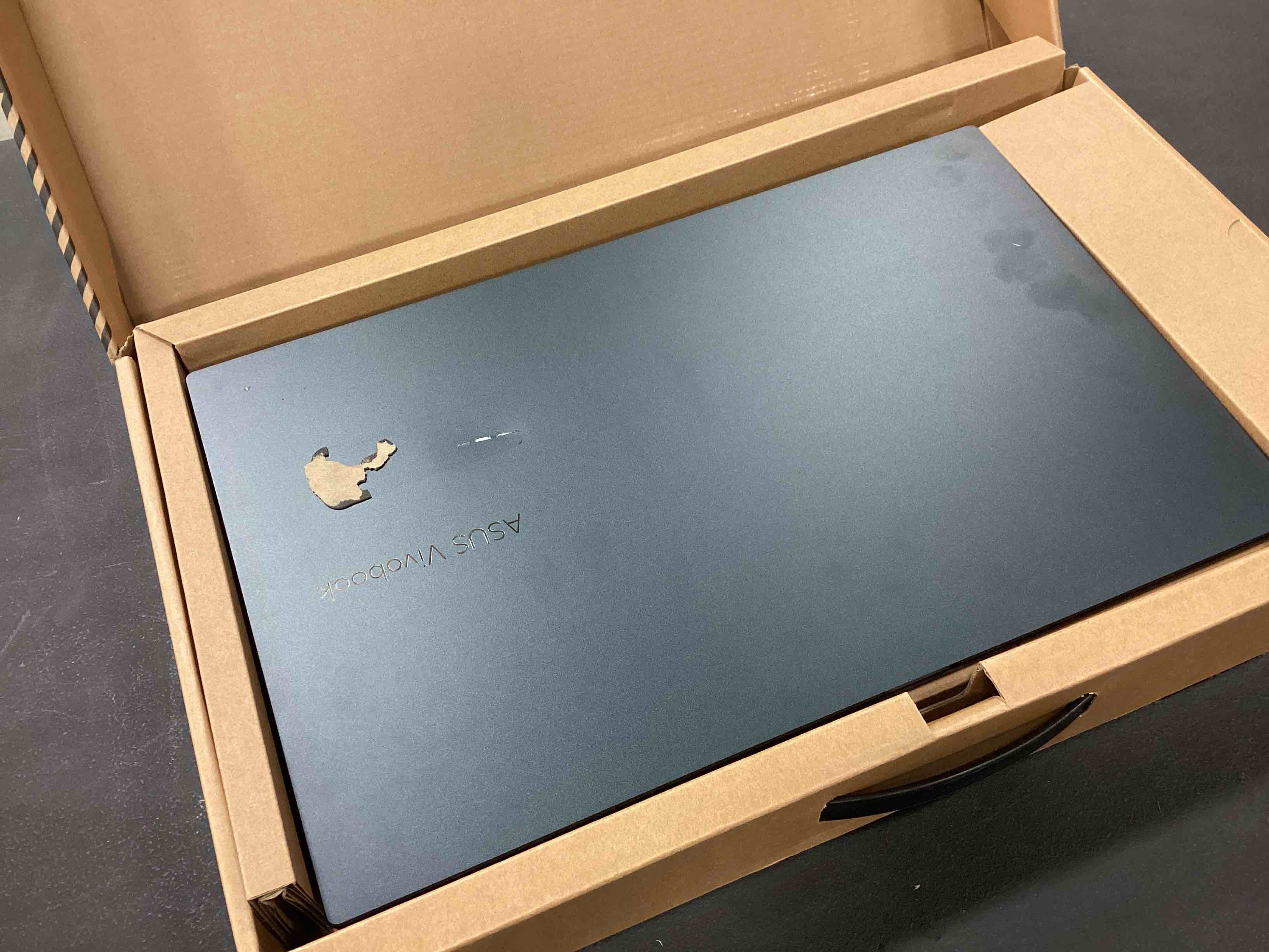 https://s3.amazonaws.com/lotting-images-prod/bidfta/YEL5127071_1698074935563.jpeg