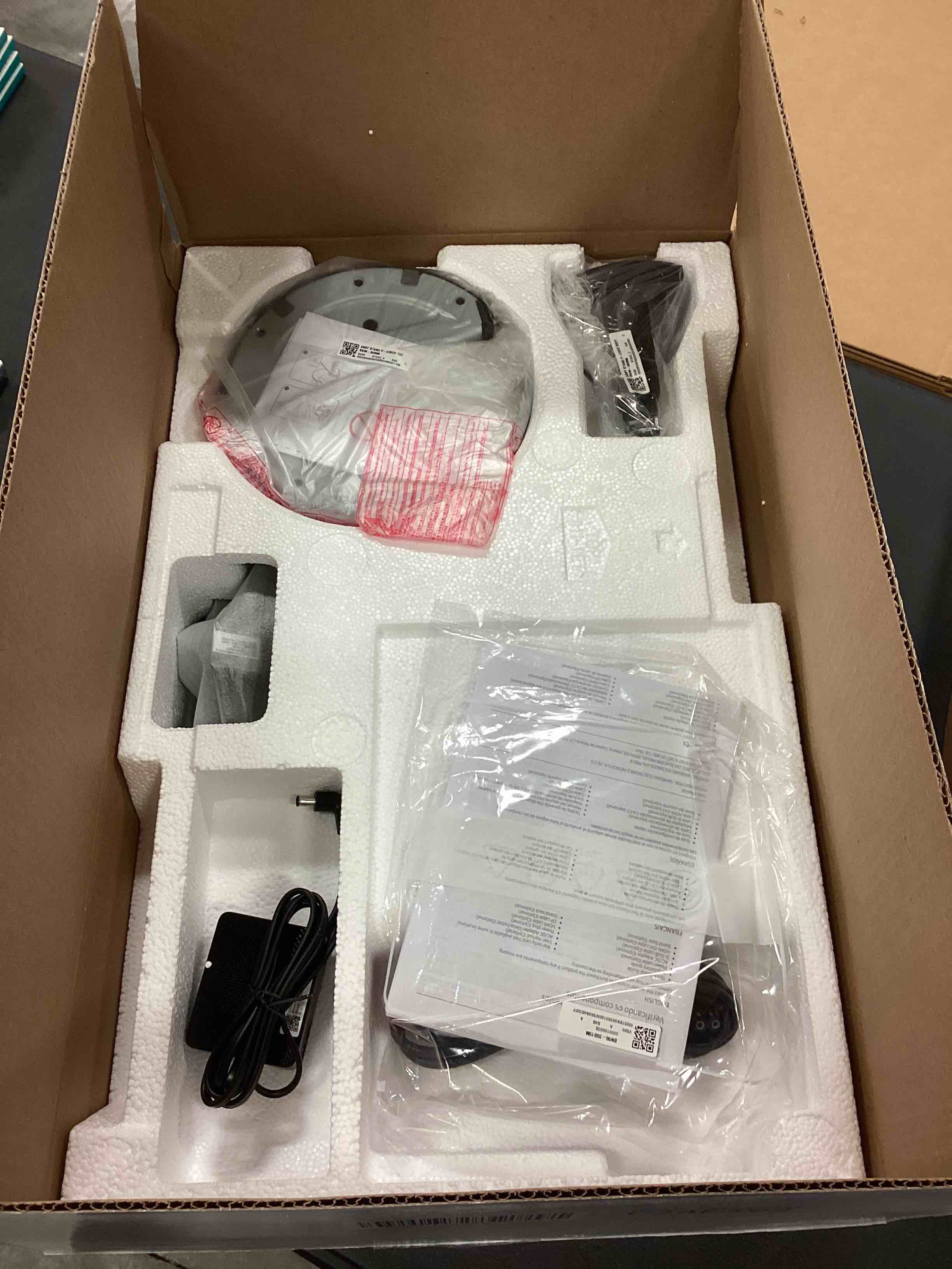 https://s3.amazonaws.com/lotting-images-prod/bidfta/YEL5127086_1698077377893.jpeg