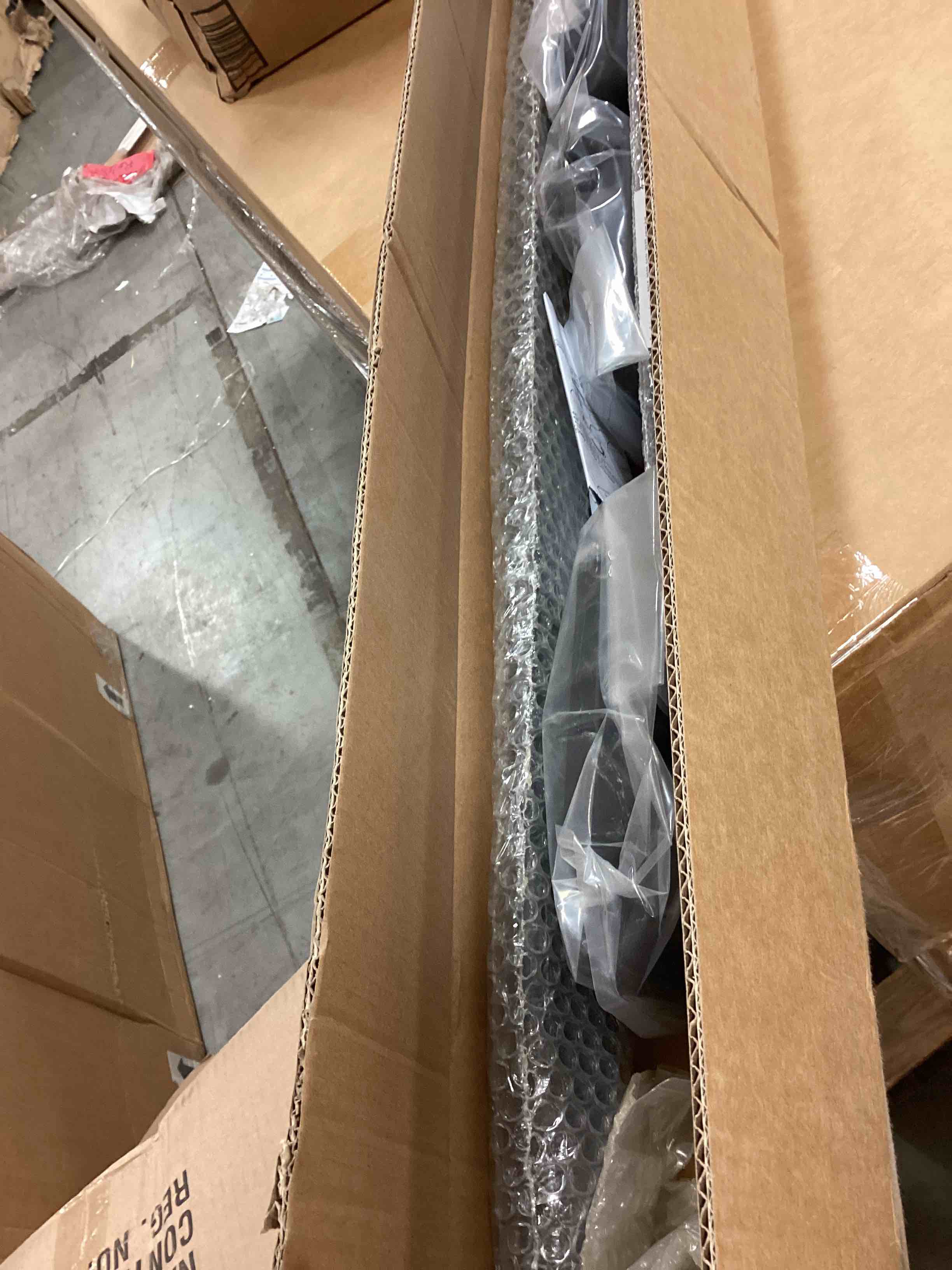 https://s3.amazonaws.com/lotting-images-prod/bidfta/YEL5128960_1692021803329.jpeg