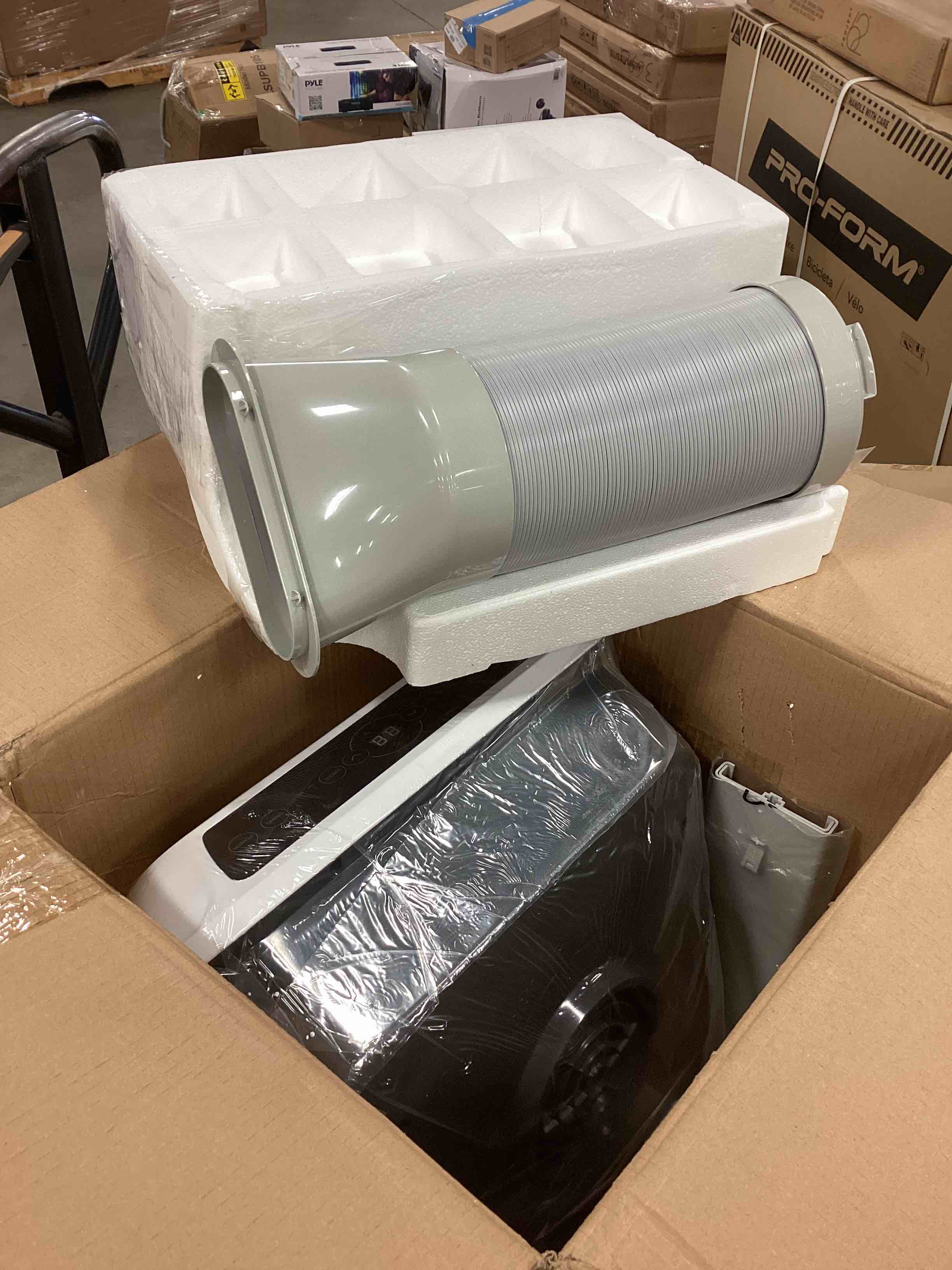 https://s3.amazonaws.com/lotting-images-prod/bidfta/YEL5129991_1693415467585.jpeg
