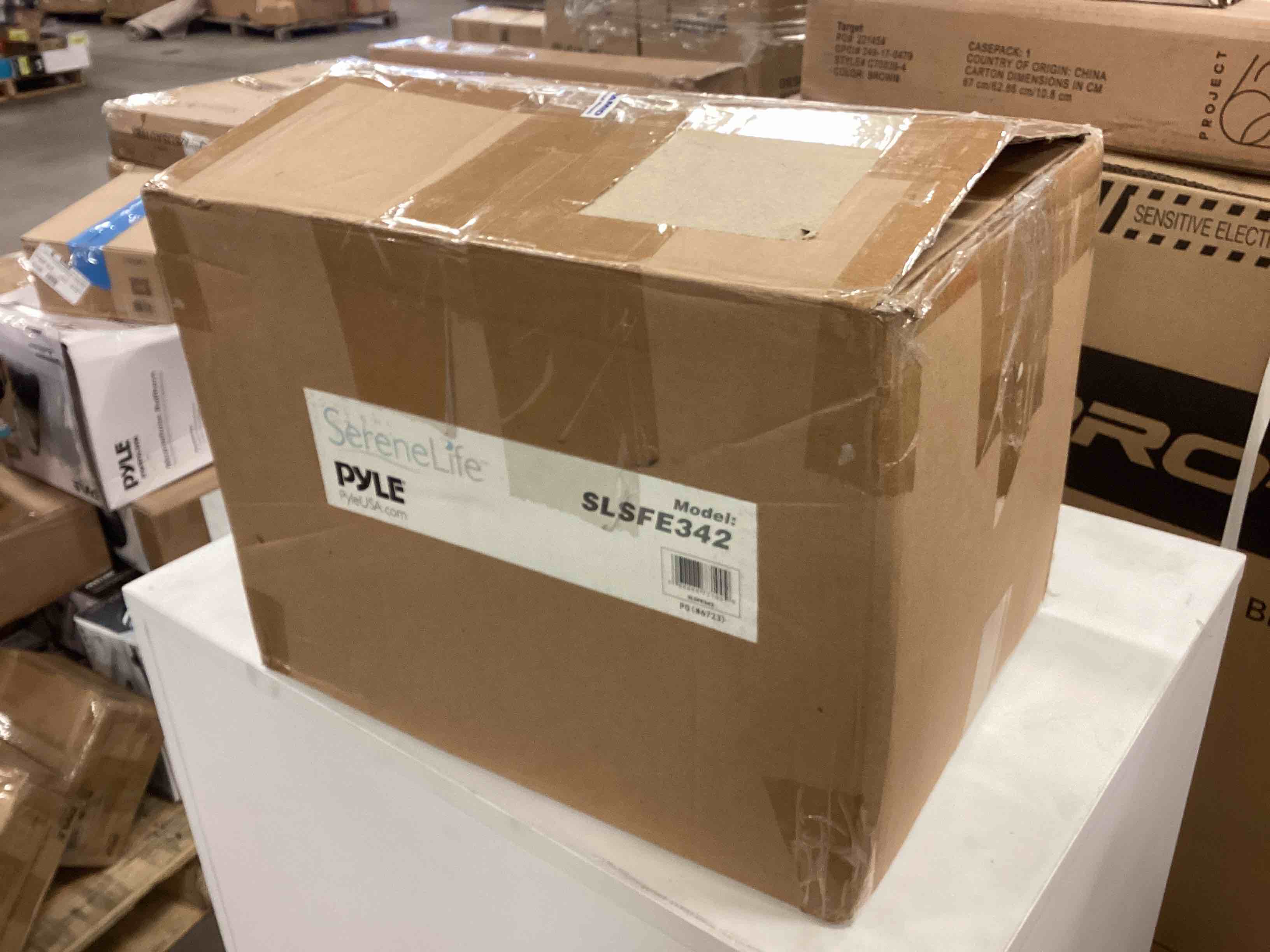 https://s3.amazonaws.com/lotting-images-prod/bidfta/YEL5129992_1693415790290.jpeg