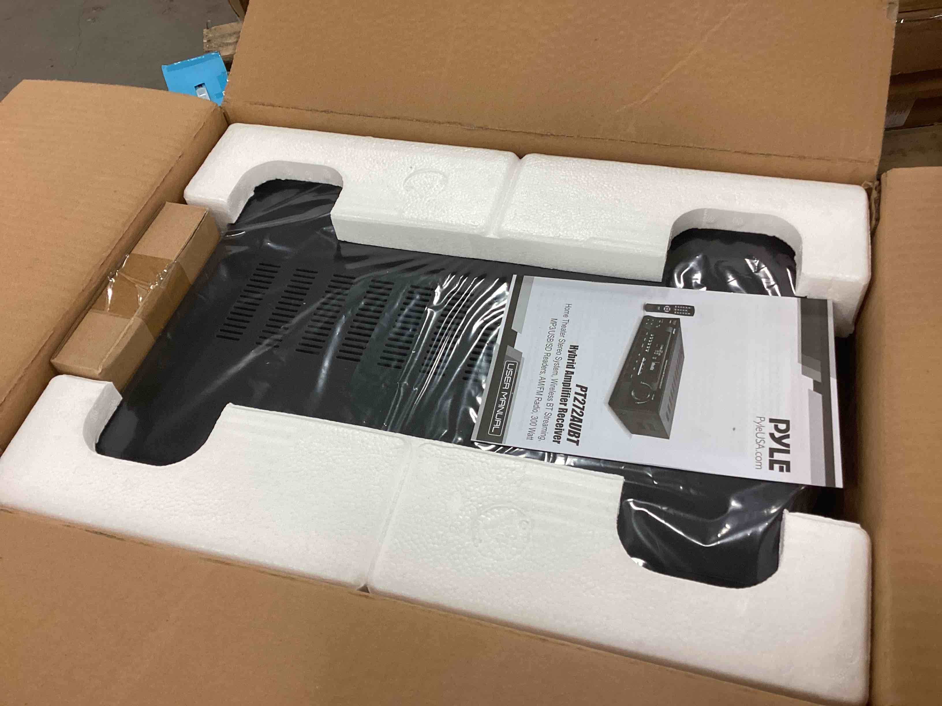https://s3.amazonaws.com/lotting-images-prod/bidfta/YEL5129996_1693416408205.jpeg
